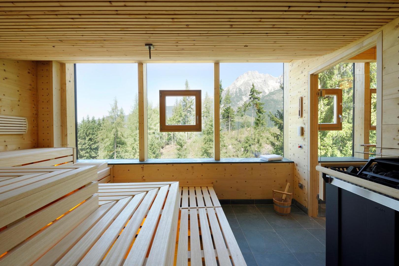 Holzhotel Forsthofalm