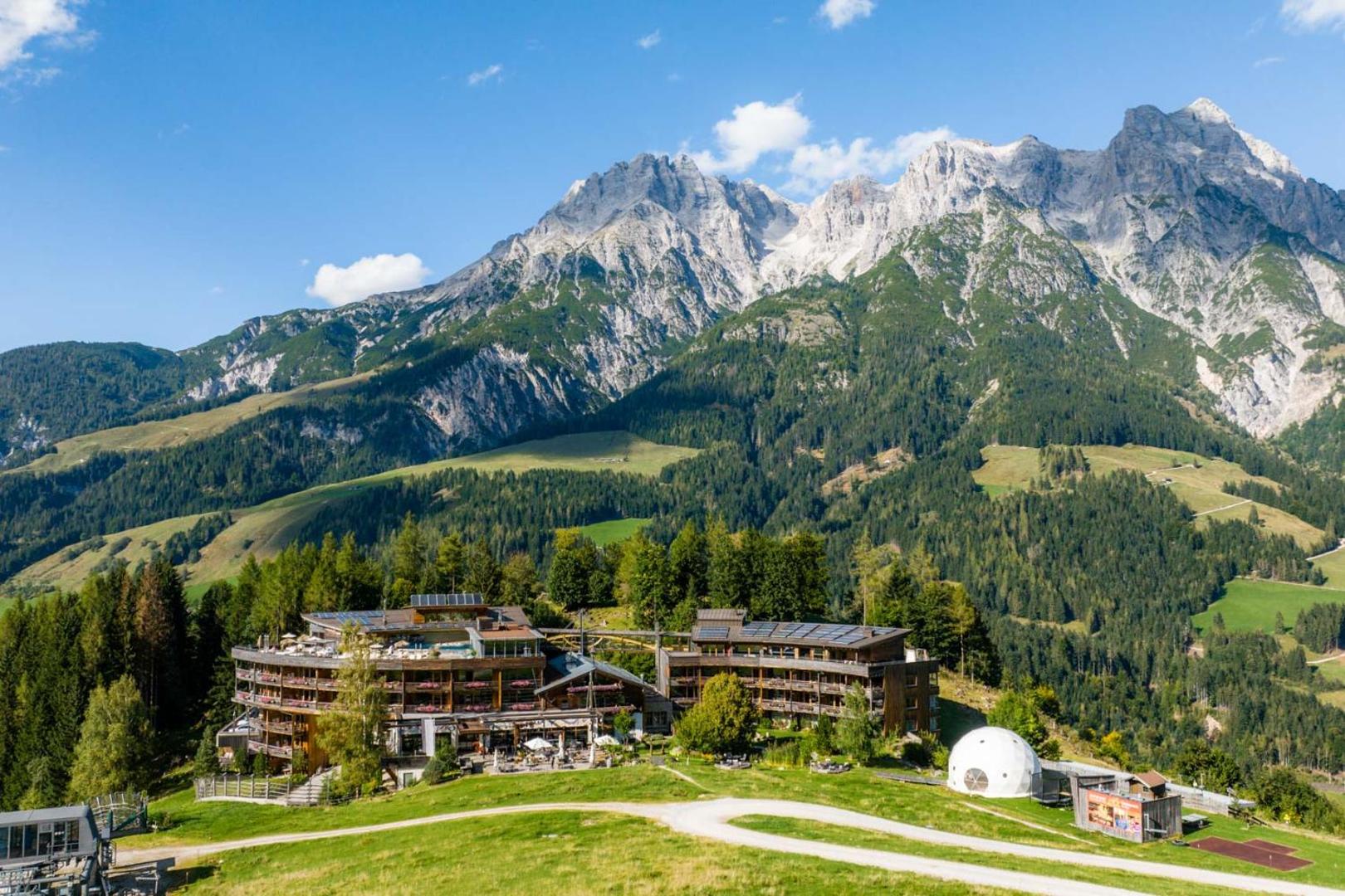 Holzhotel Forsthofalm