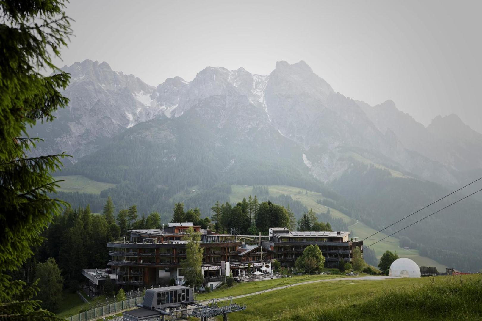 Holzhotel Forsthofalm
