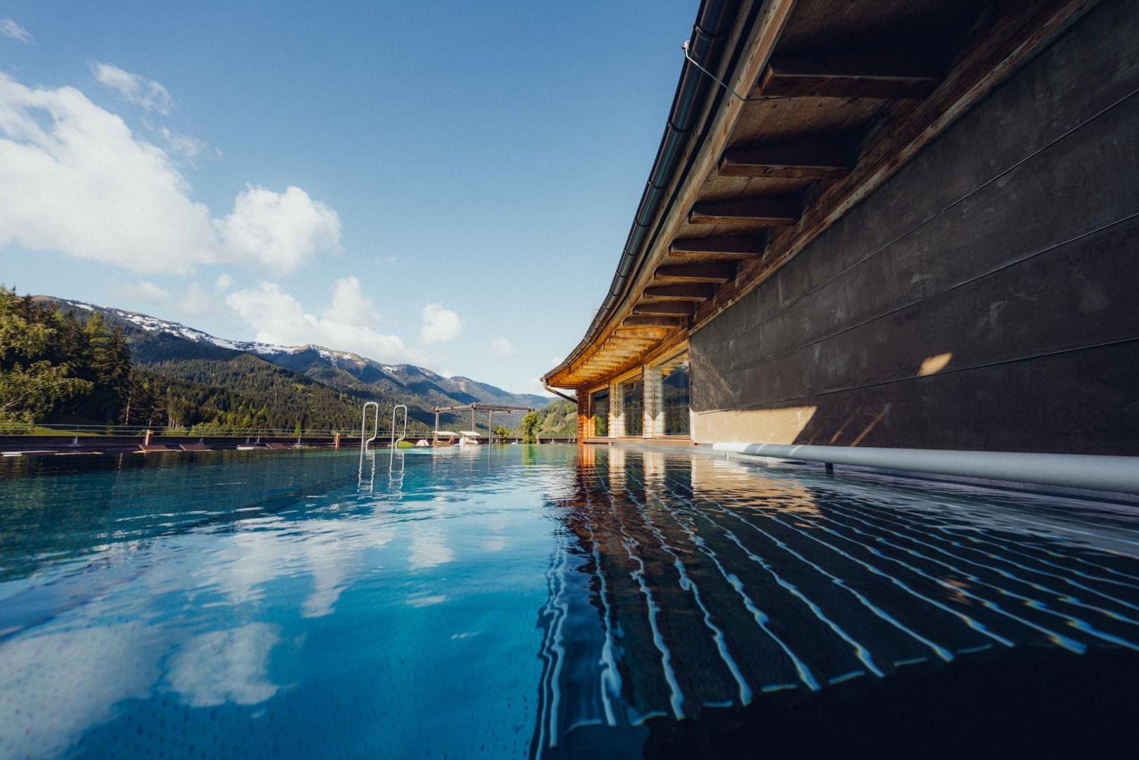 Holzhotel Forsthofalm