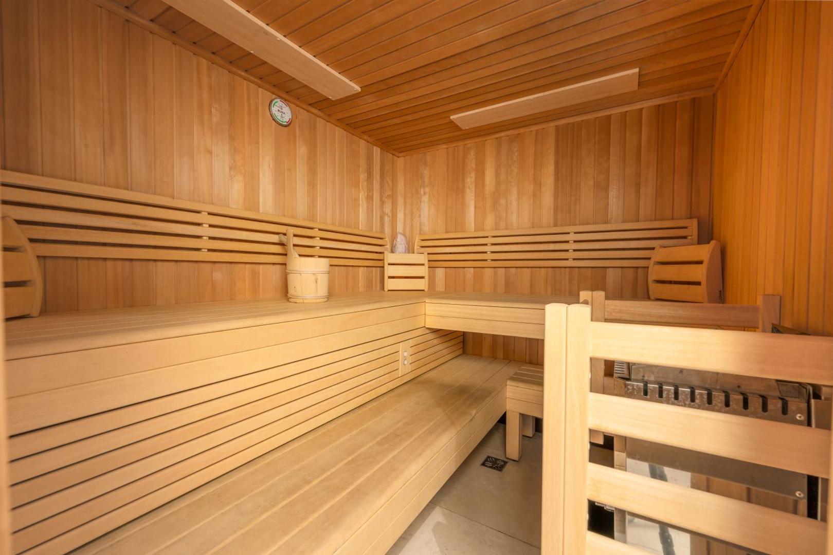 Avenida Panorama Chalets by Alpin Rentals