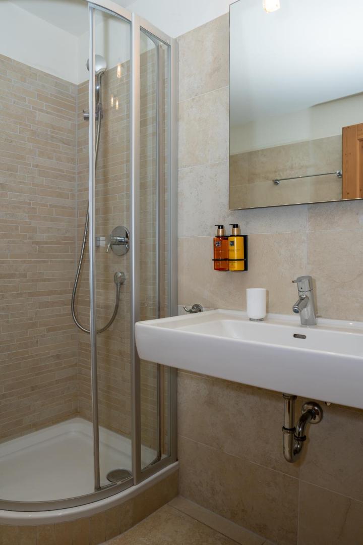 Avenida Panorama Chalets by Alpin Rentals