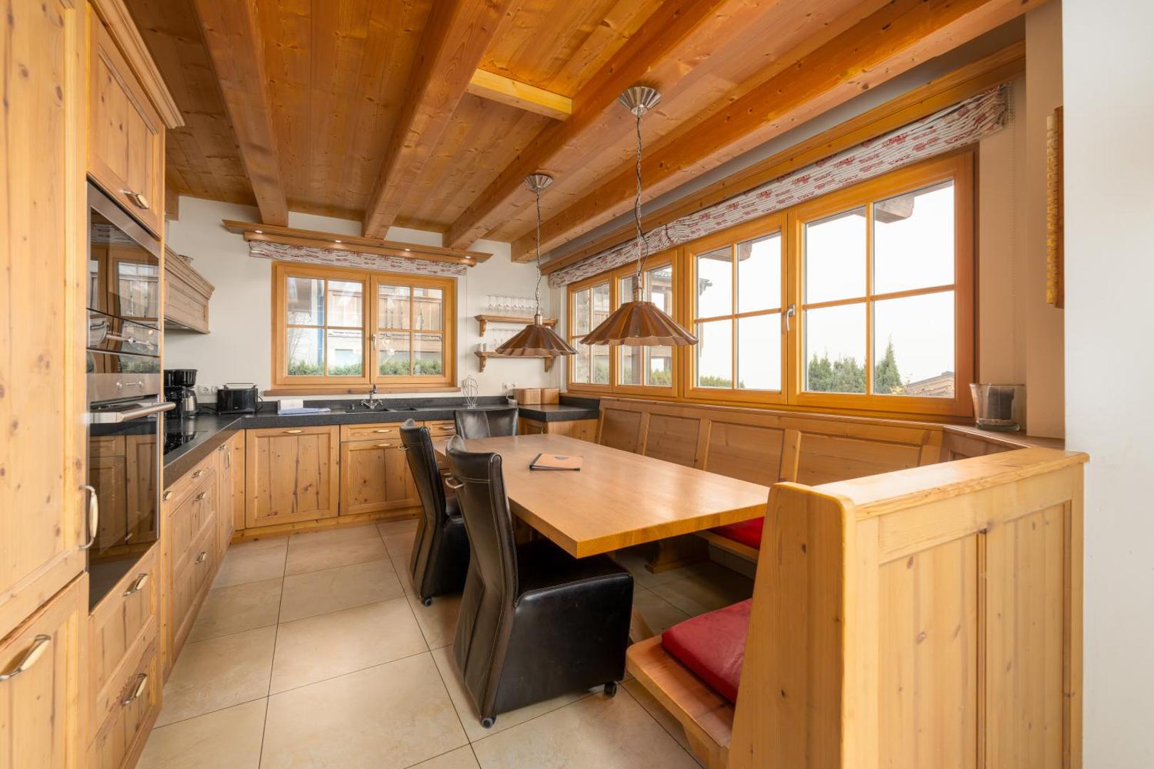 Avenida Panorama Chalets by Alpin Rentals