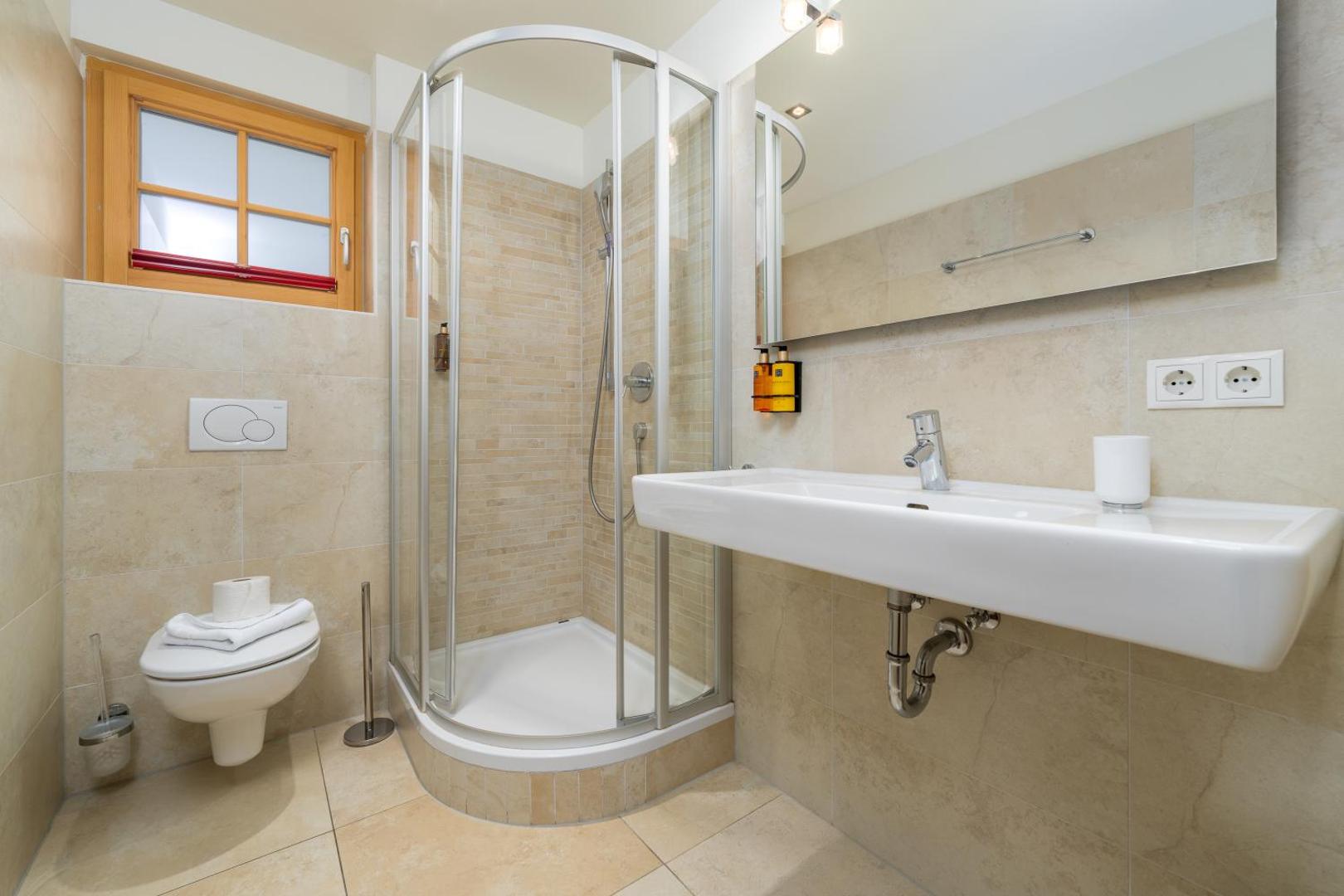 Avenida Panorama Chalets by Alpin Rentals