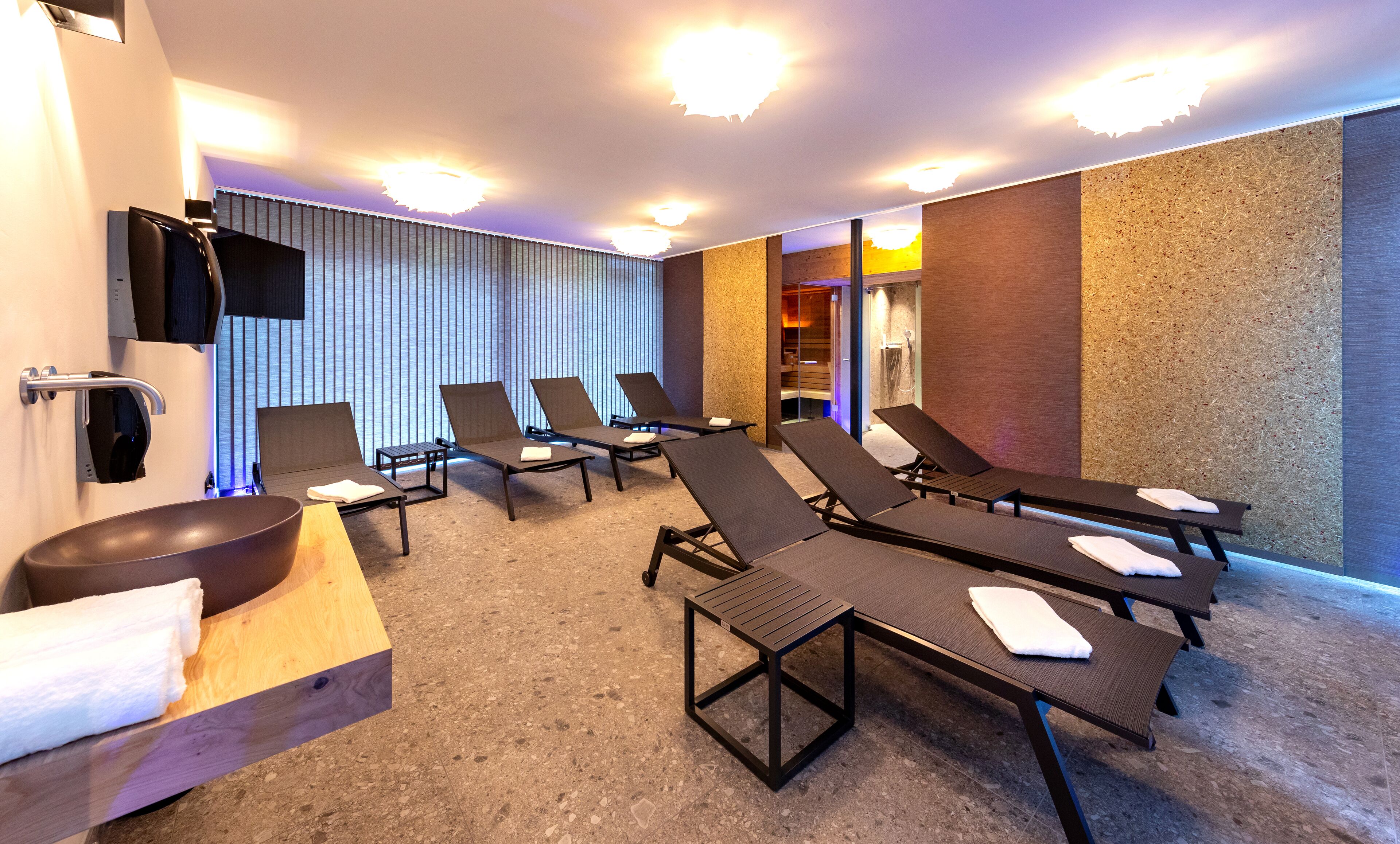 Emma Deluxe Aparthotel
