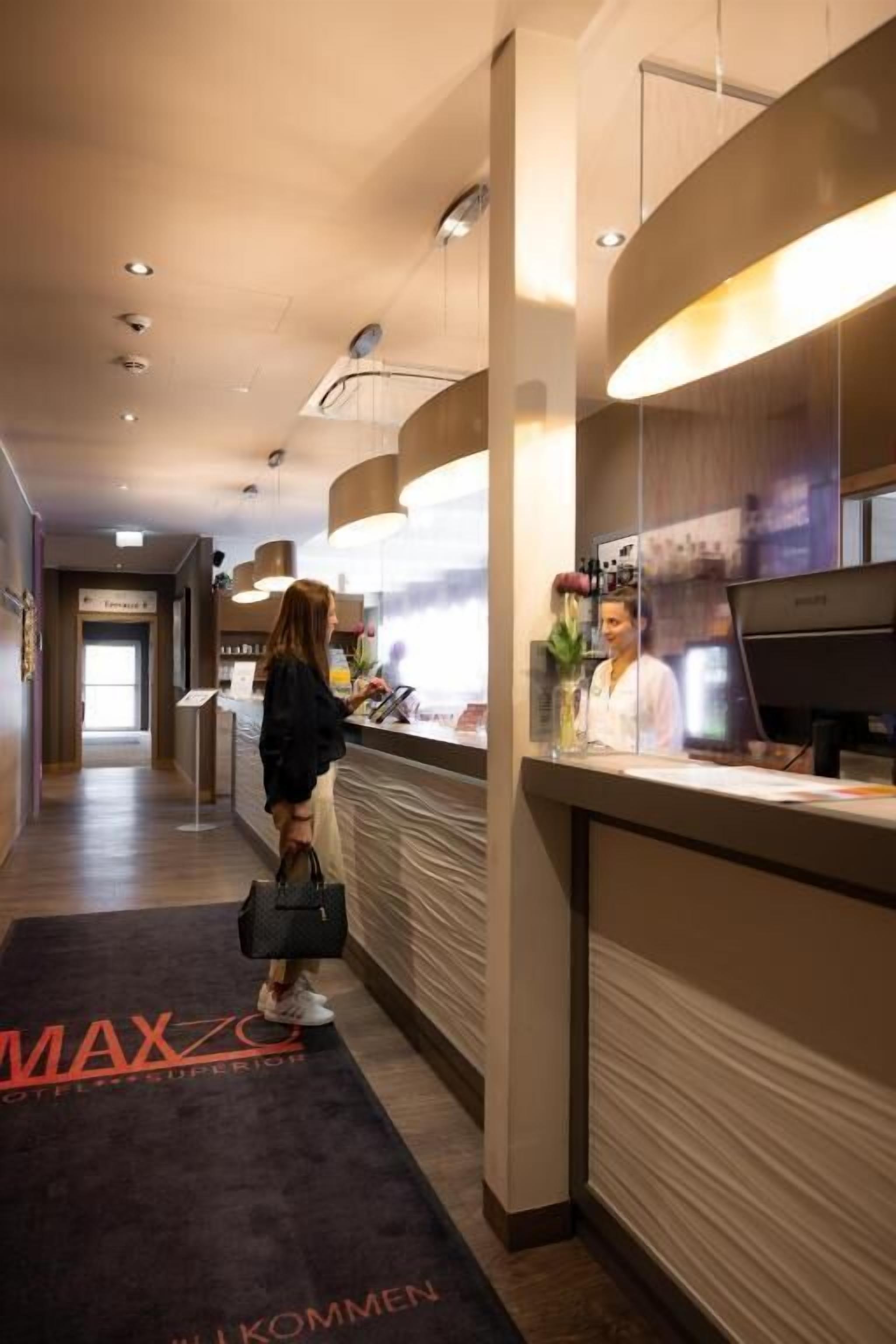 Hotel Max 70