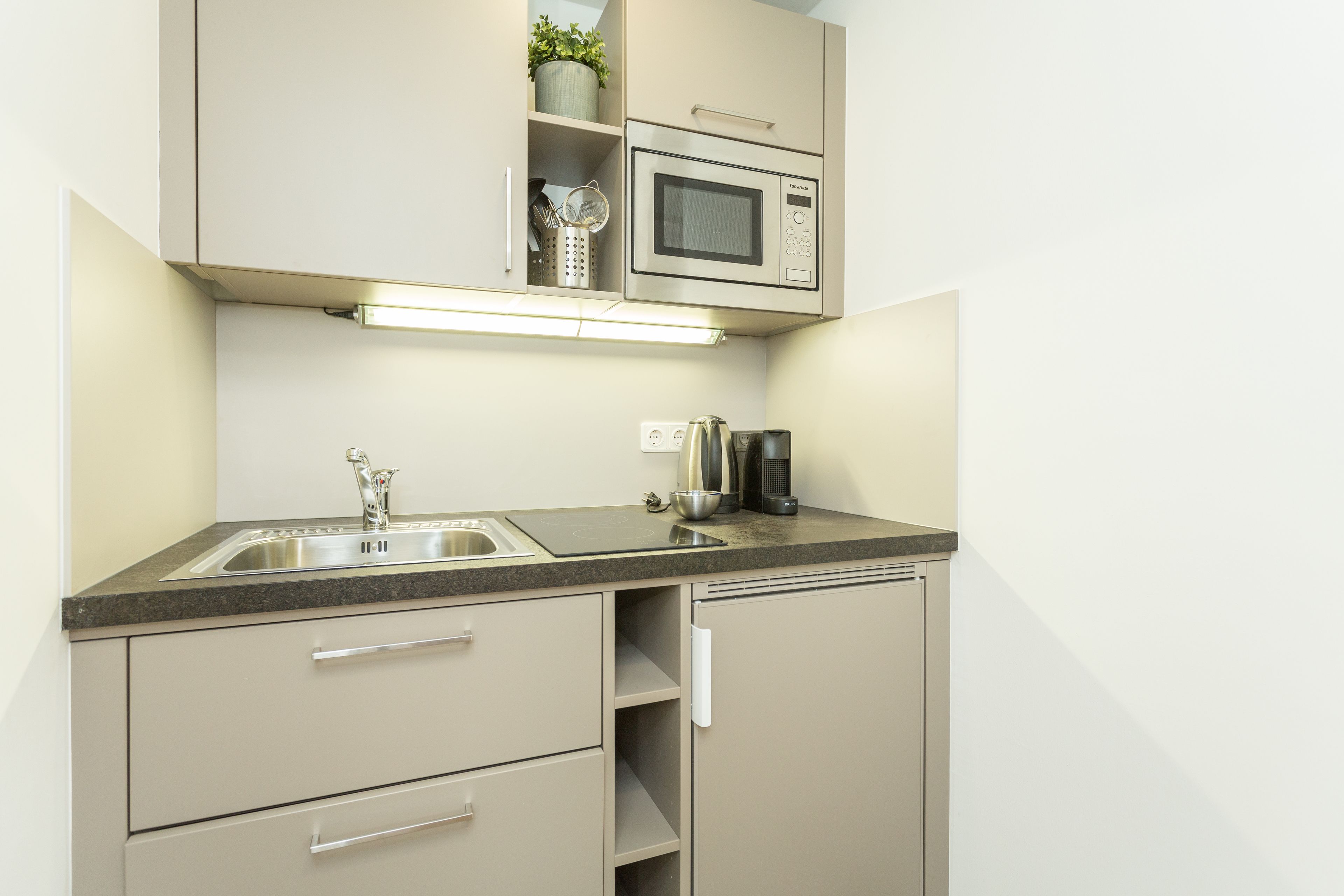 Room 5 Apartments