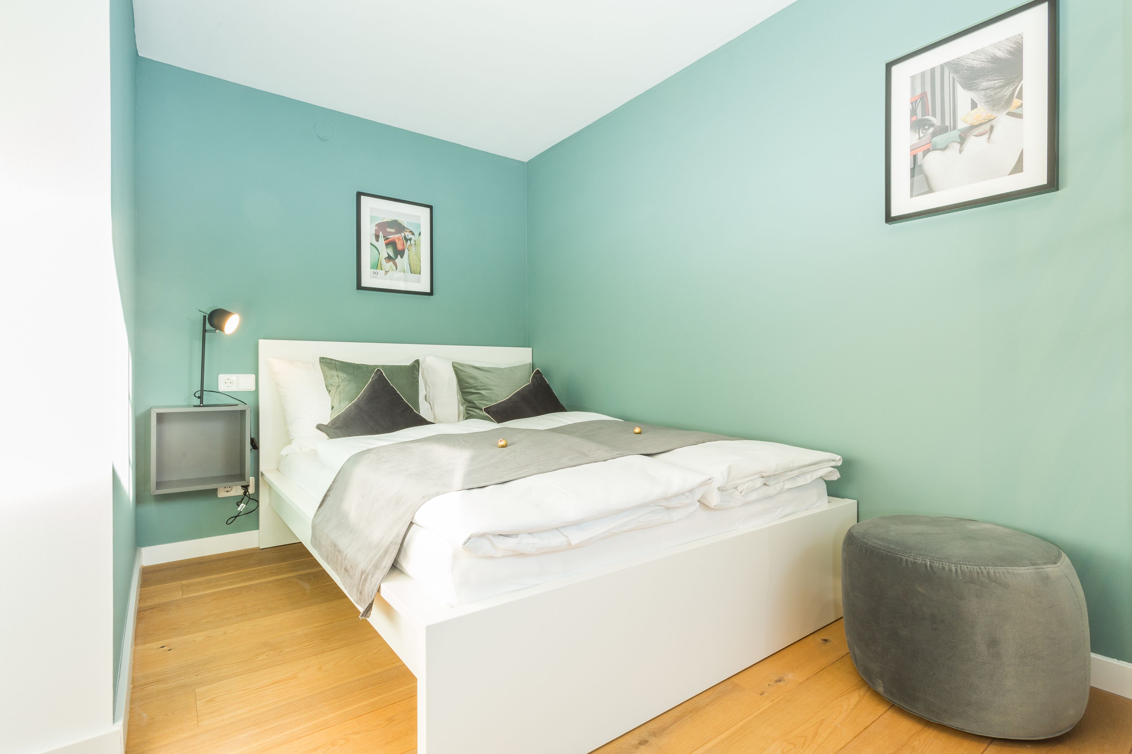 Room 5 Apartments