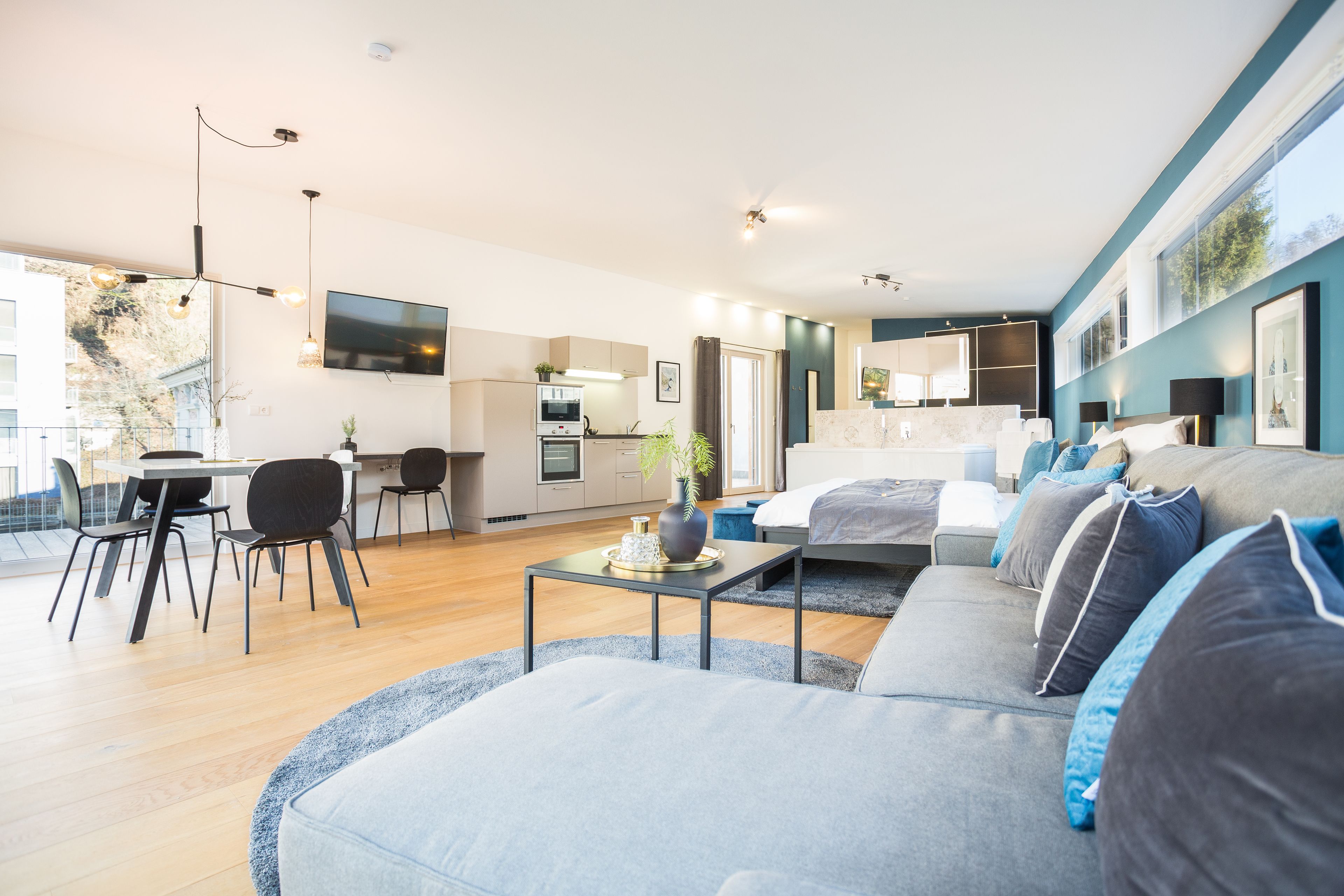 Room 5 Apartments