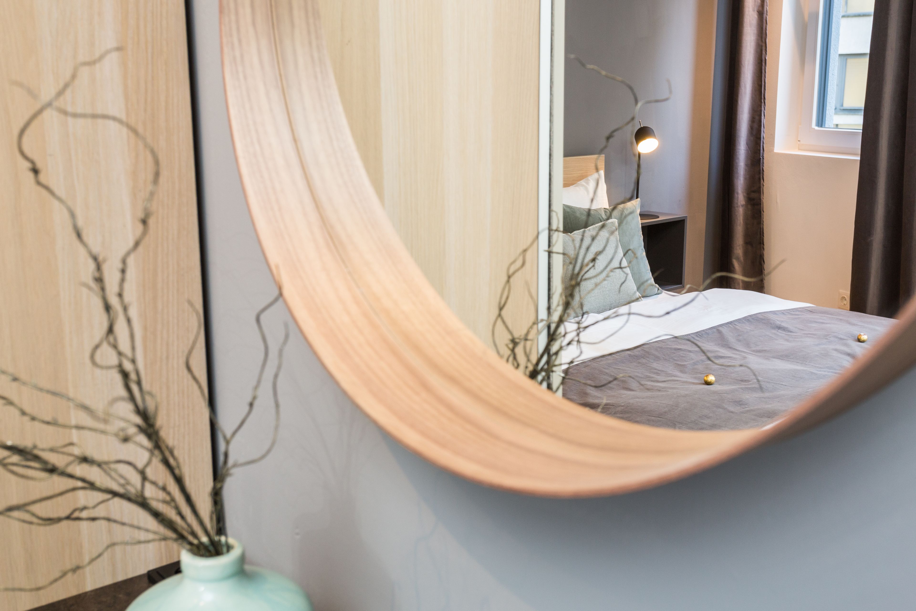 Room 5 Apartments