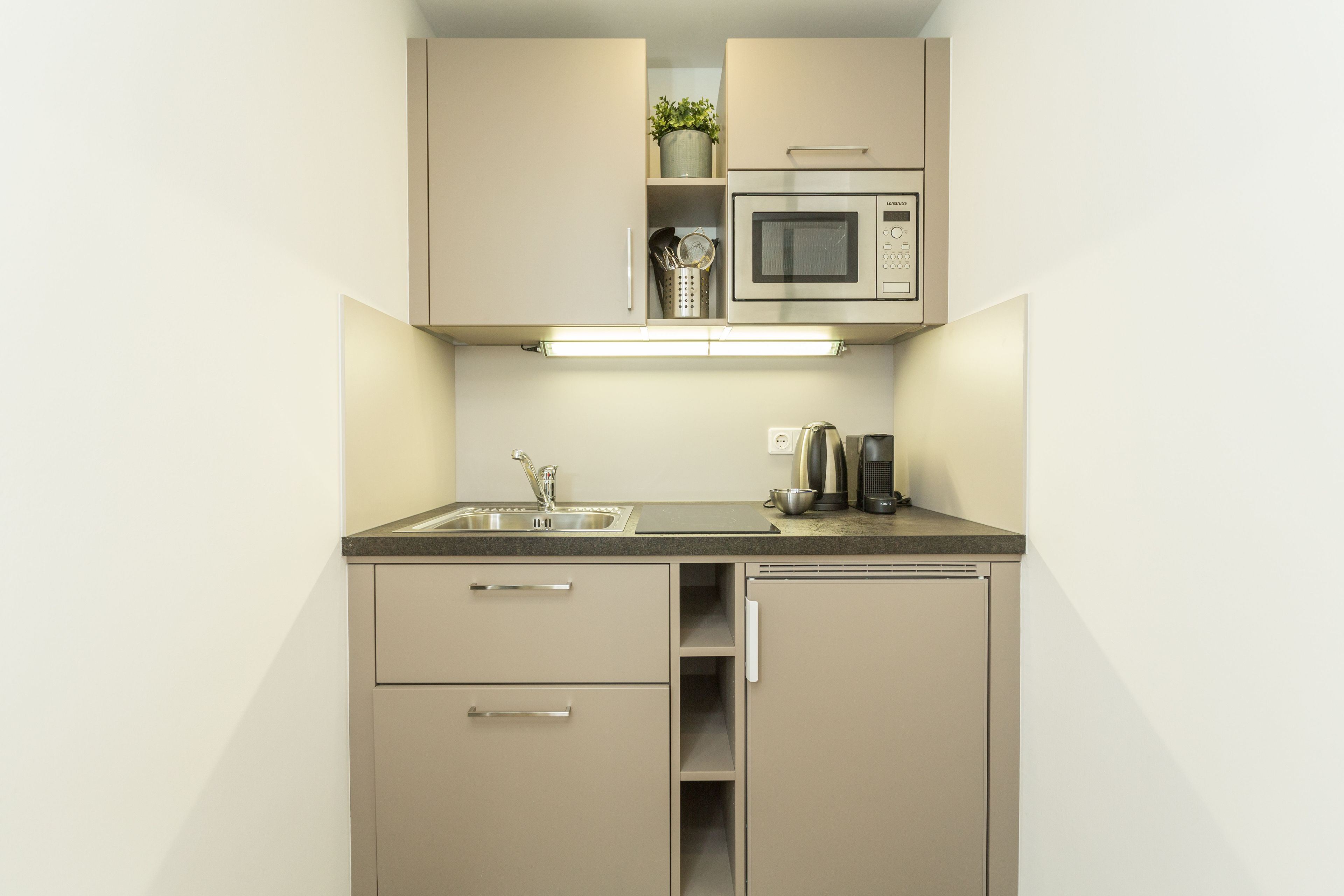 Room 5 Apartments