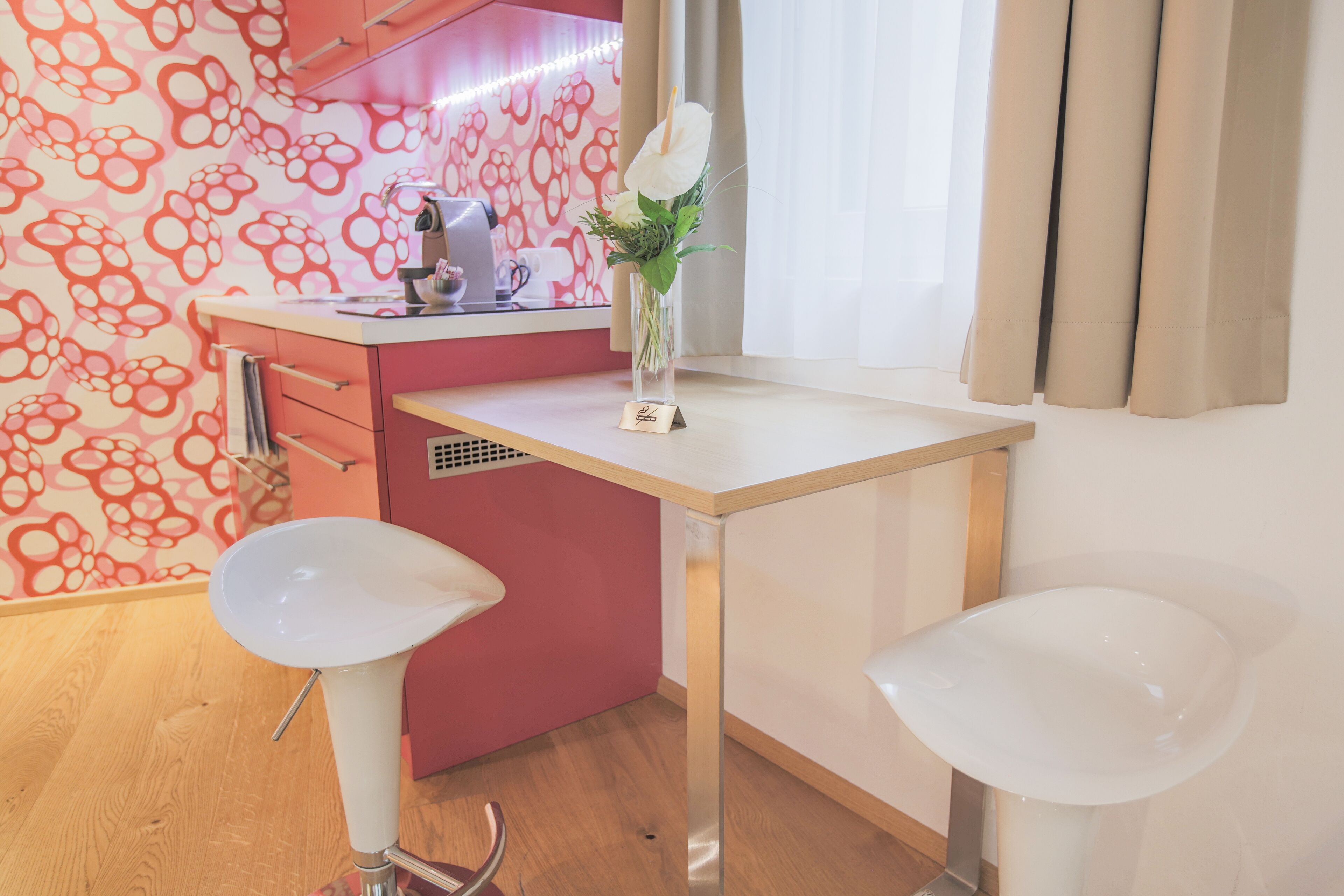 Room 5 Apartments