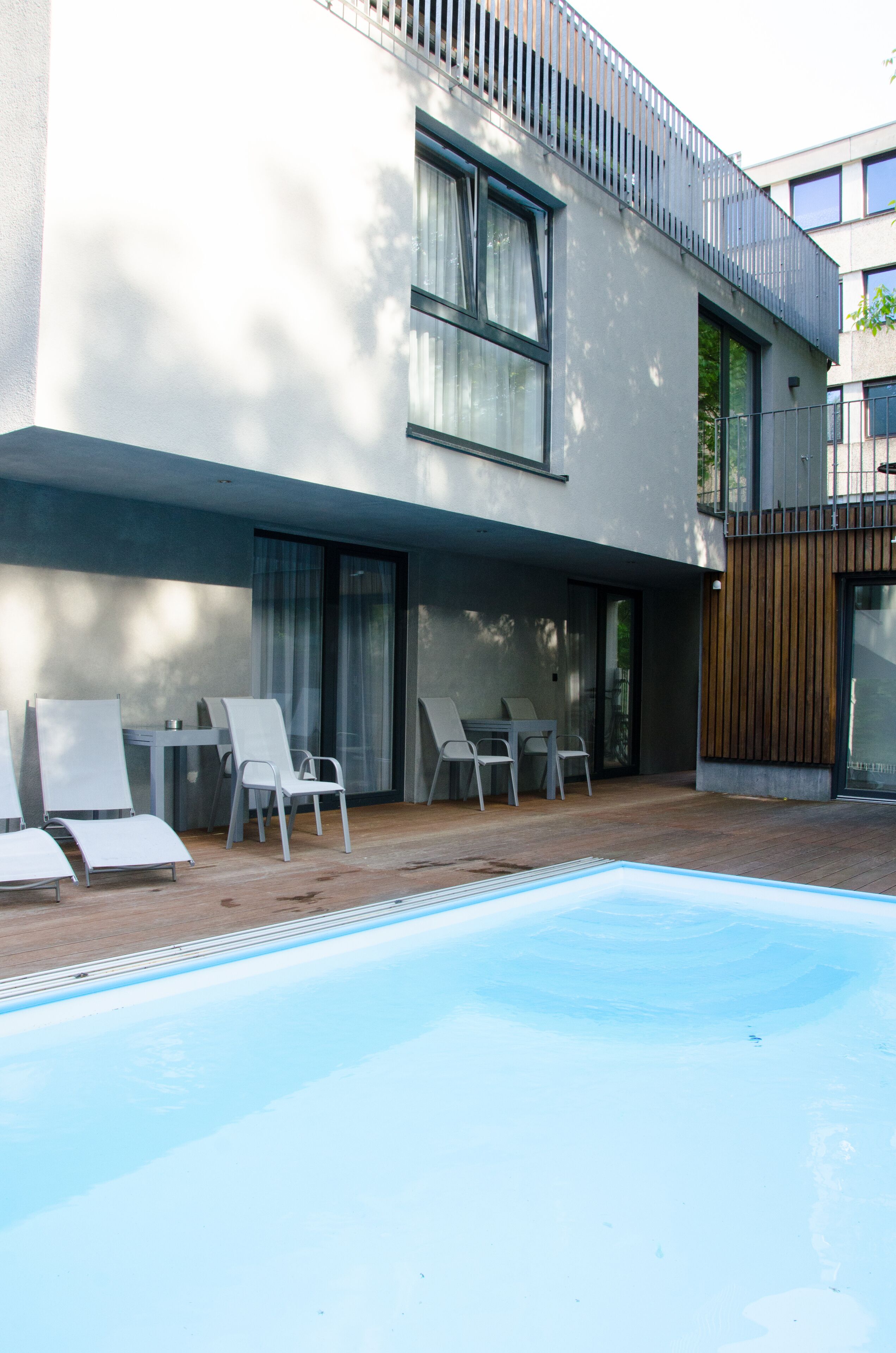Room 5 Apartments
