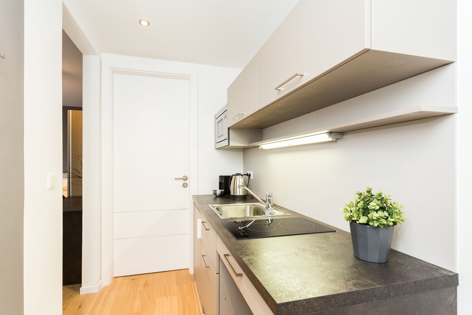 Room 5 Apartments
