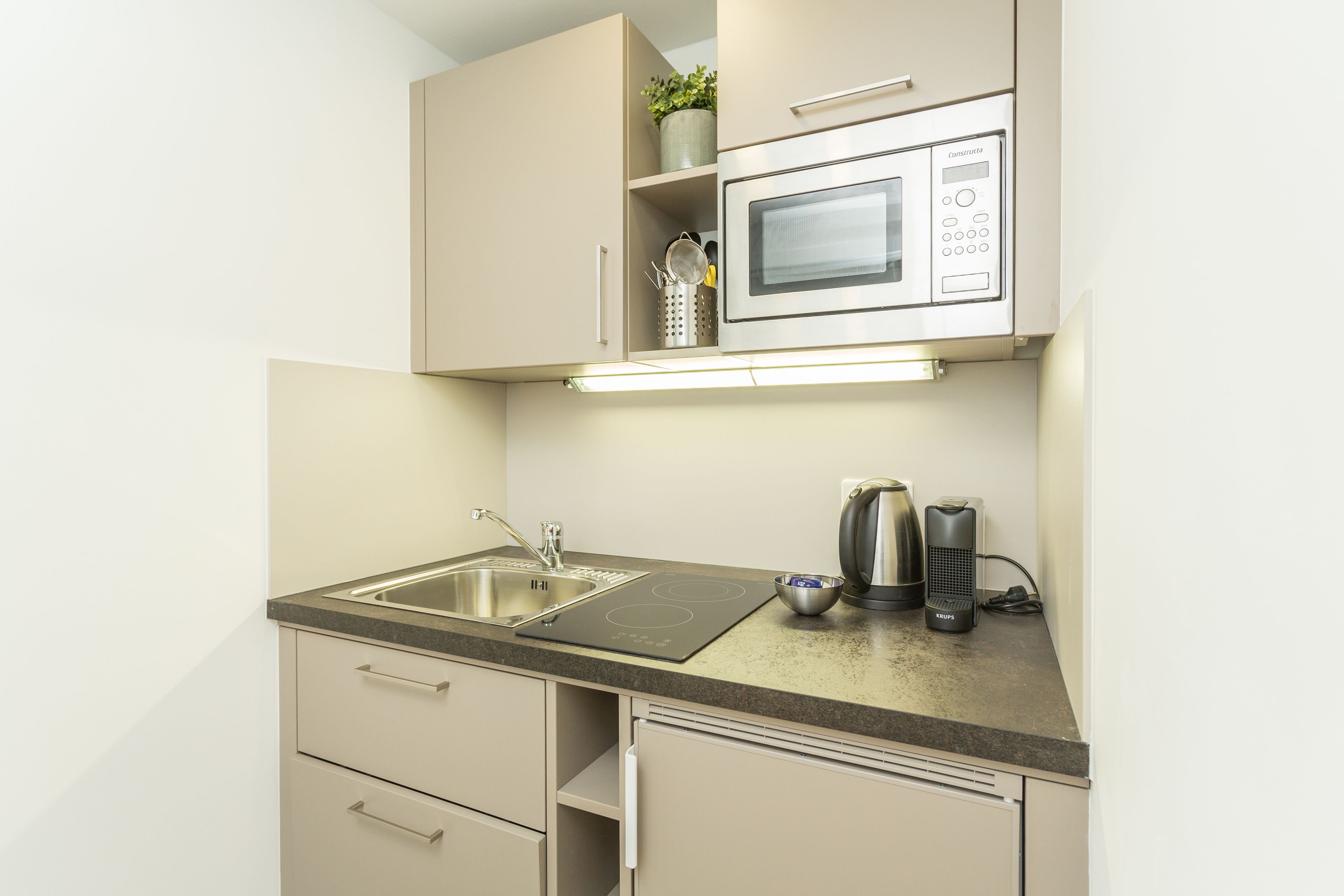 Room 5 Apartments