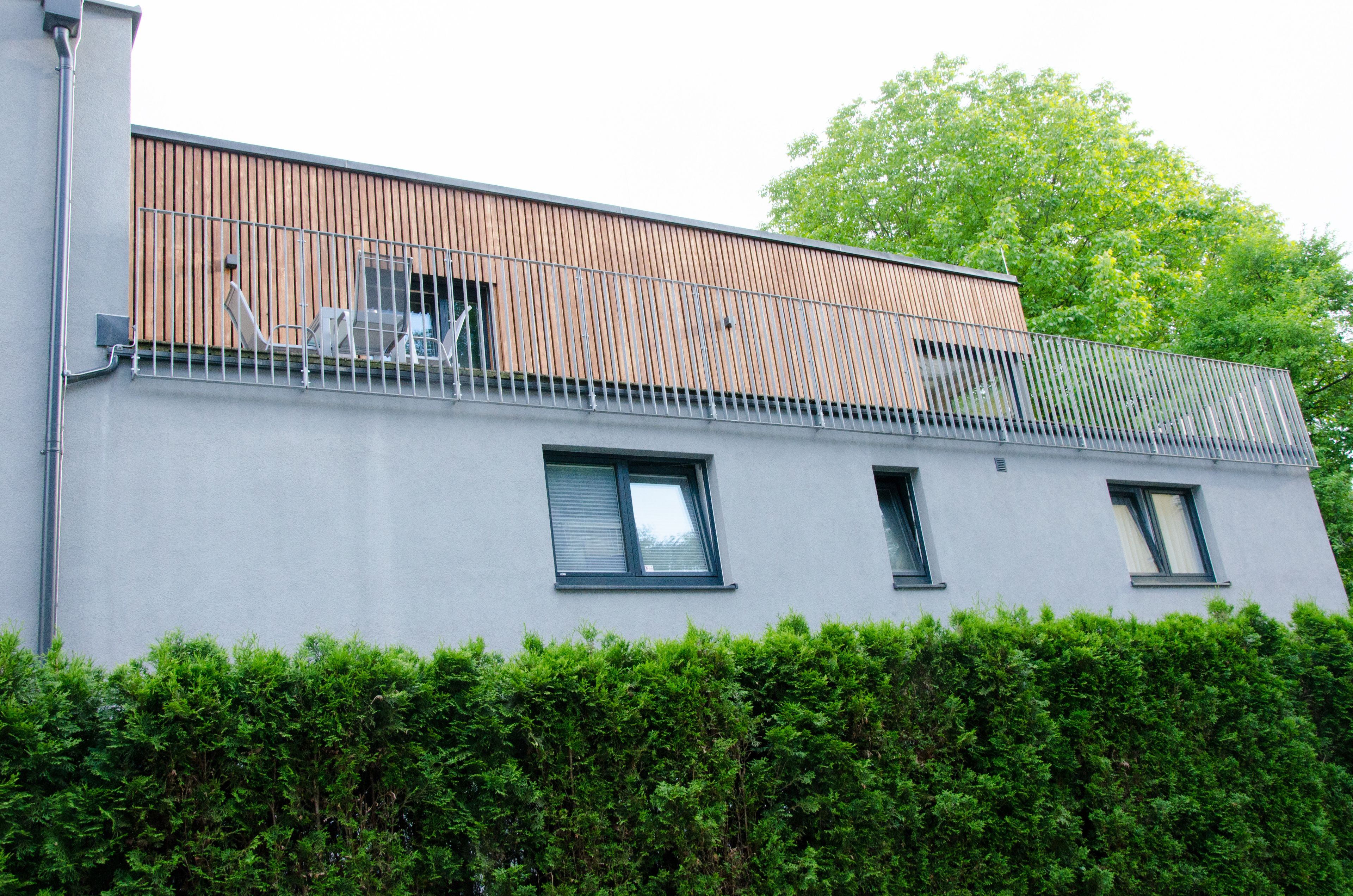 Room 5 Apartments