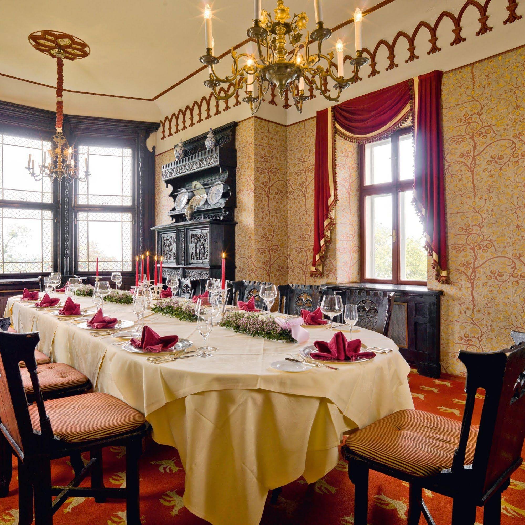 Schloss Mönchstein