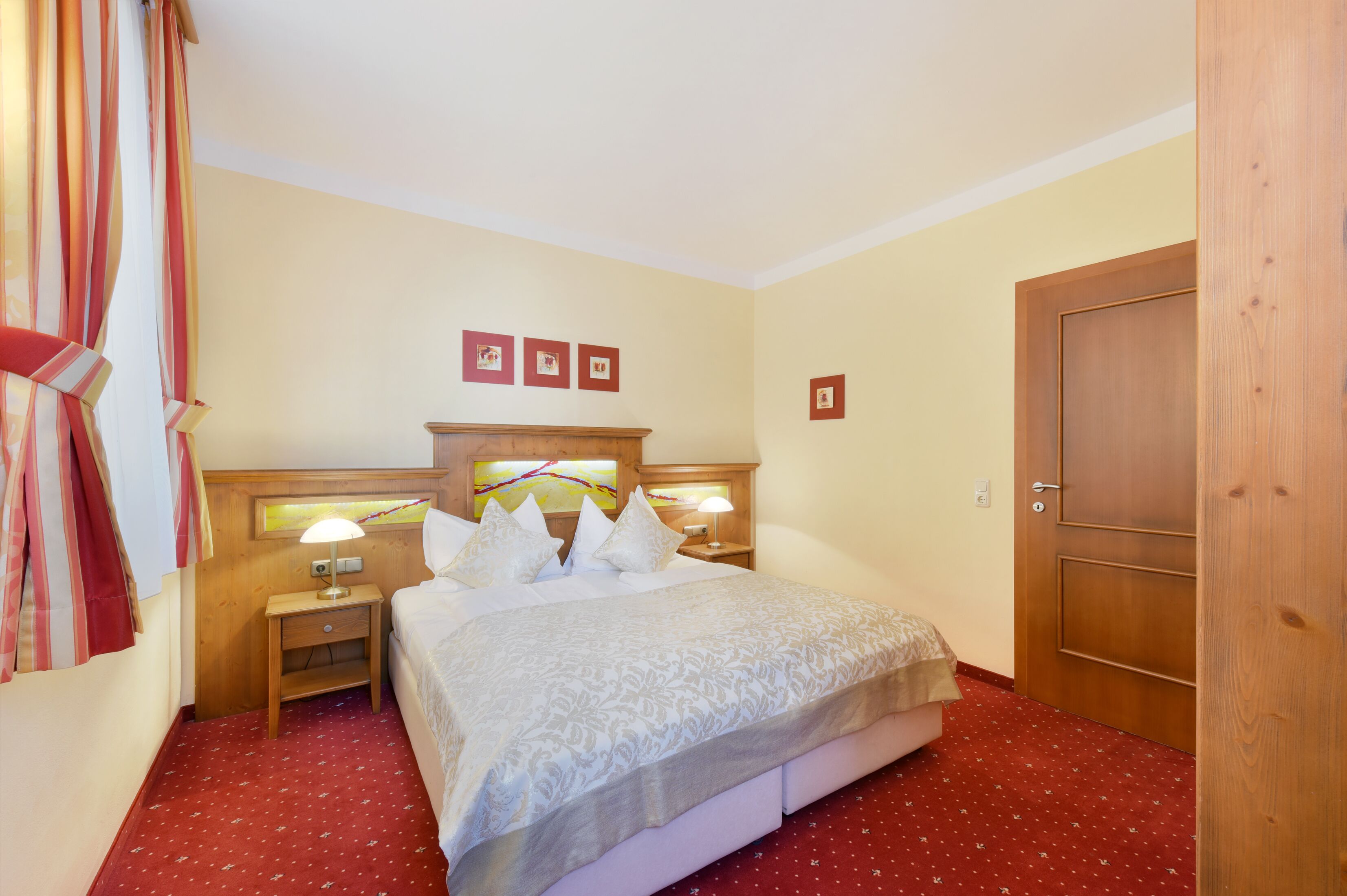 Apartments Hotel Cella Central