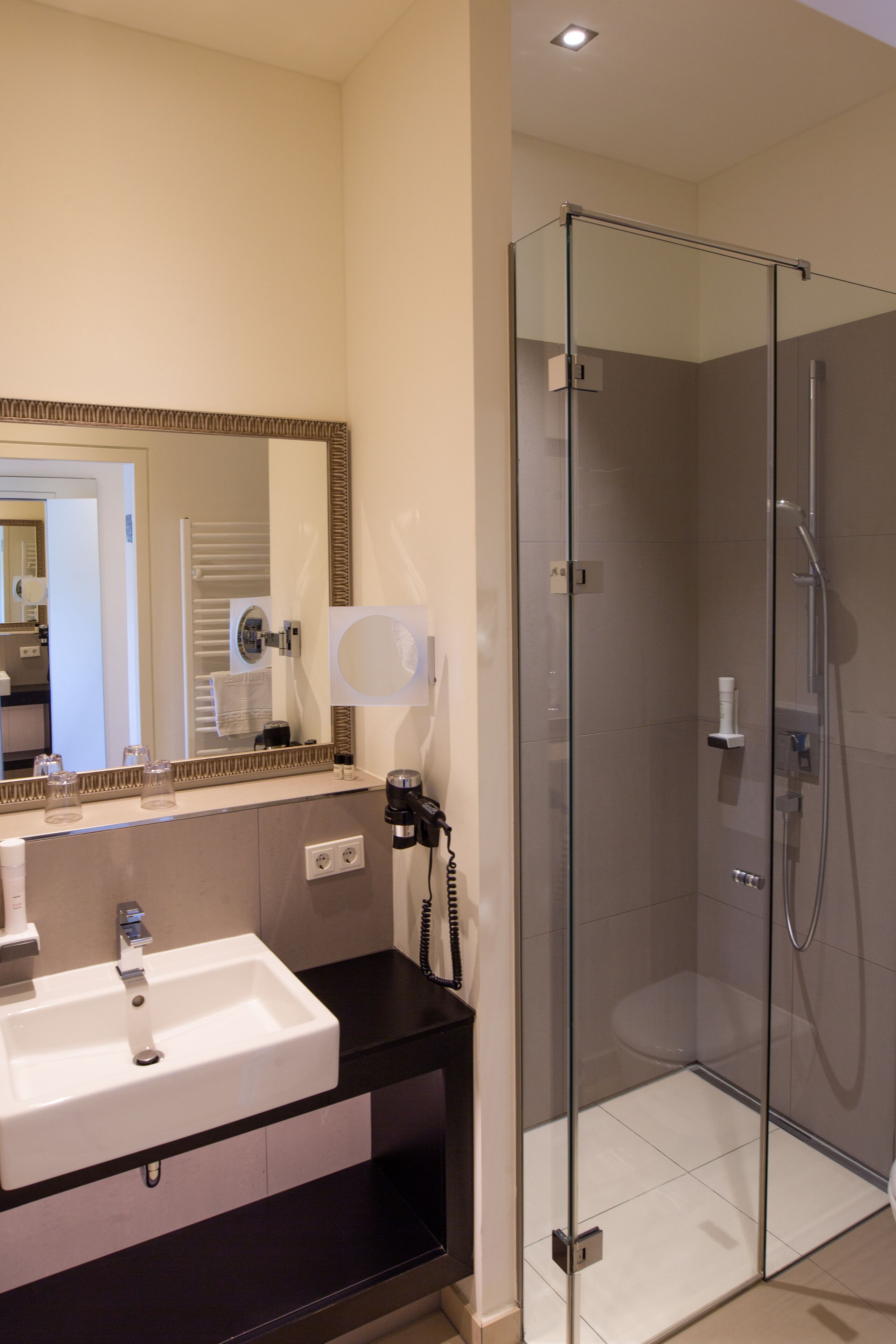 Two Timez Boutique Hotel