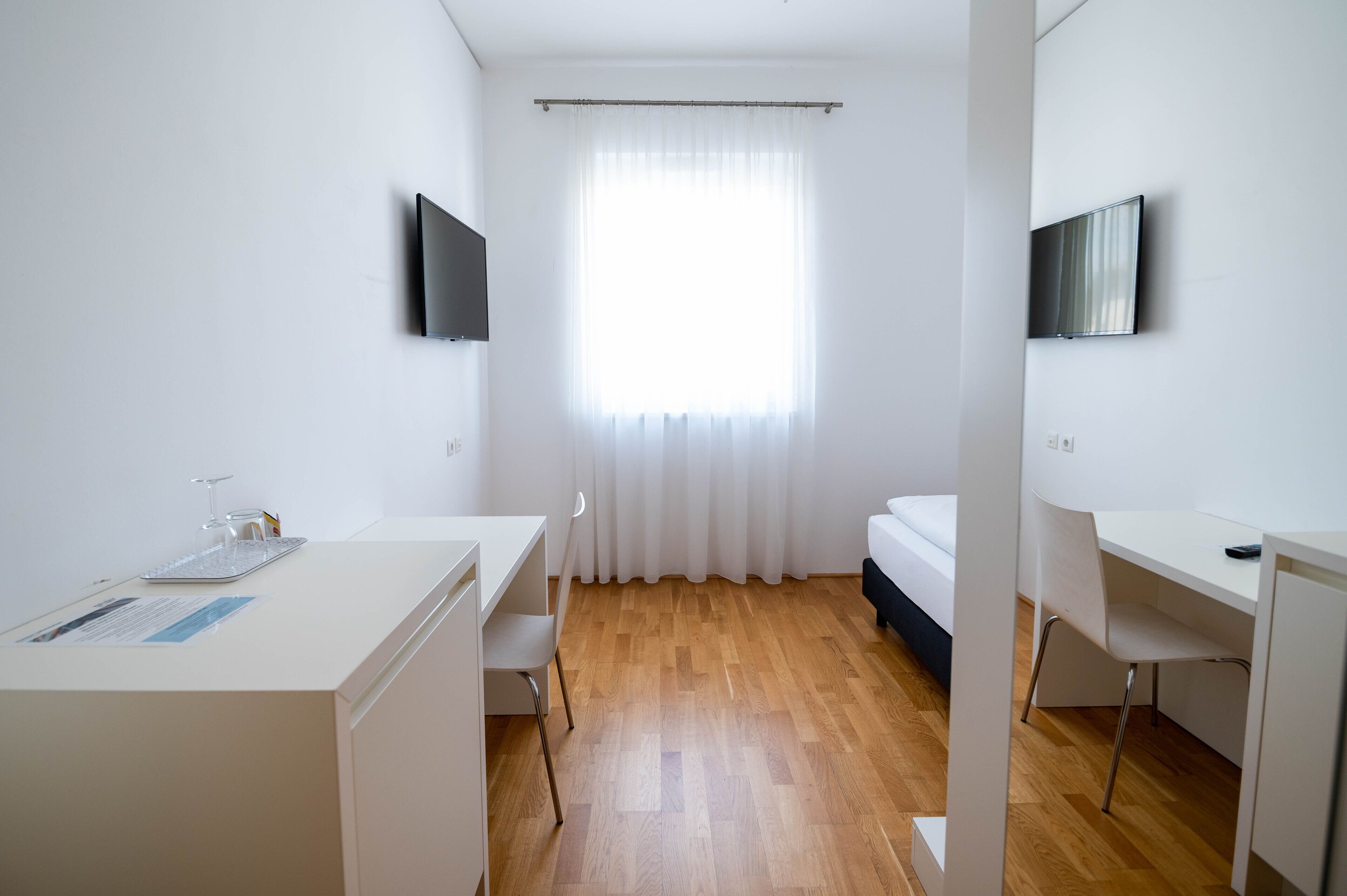 Shome Hotel