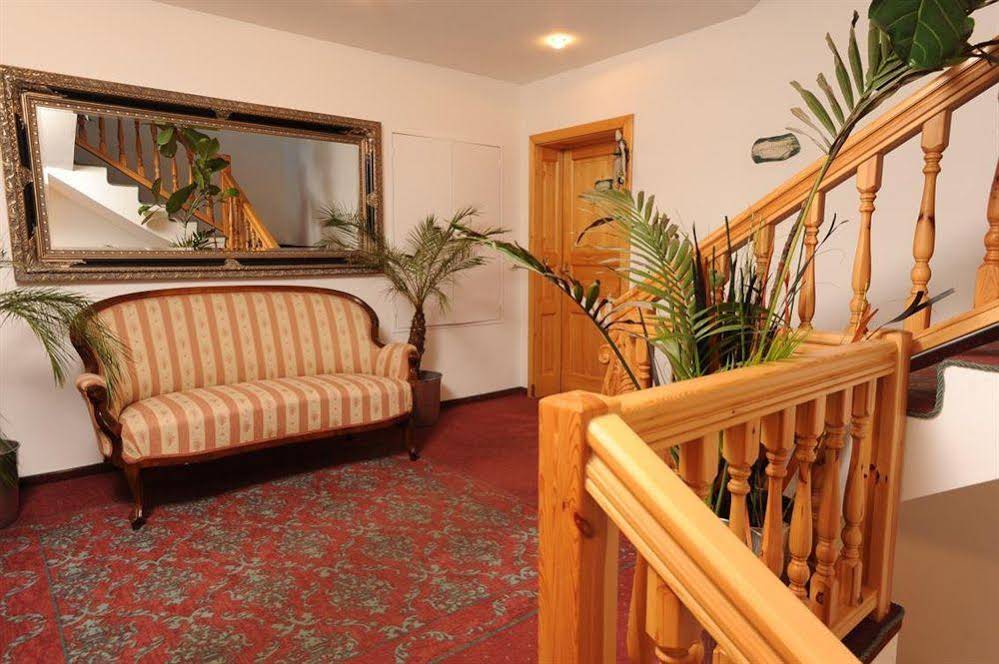 Chalet Alice