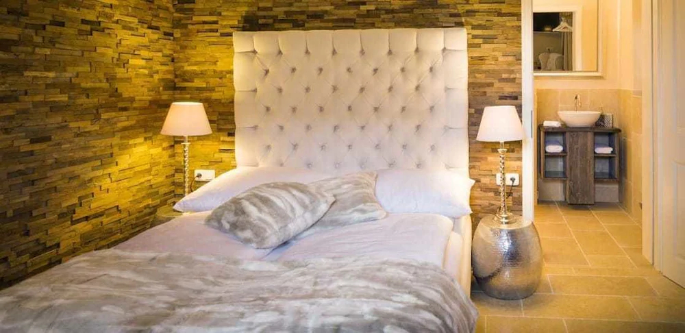 Golden Hill Country Chalets & Suites