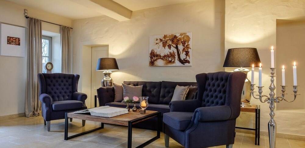 Golden Hill Country Chalets & Suites