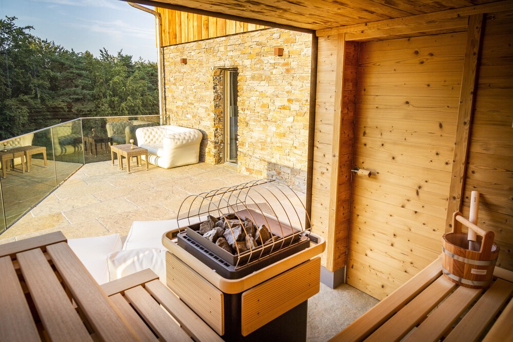 Golden Hill Country Chalets & Suites