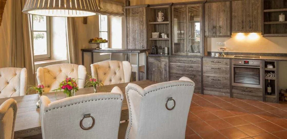 Golden Hill Country Chalets & Suites