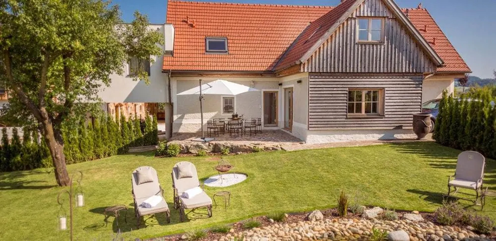 Golden Hill Country Chalets & Suites