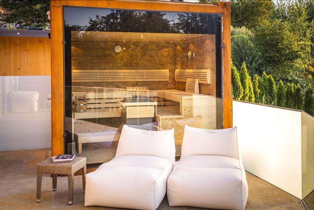 Golden Hill Country Chalets & Suites