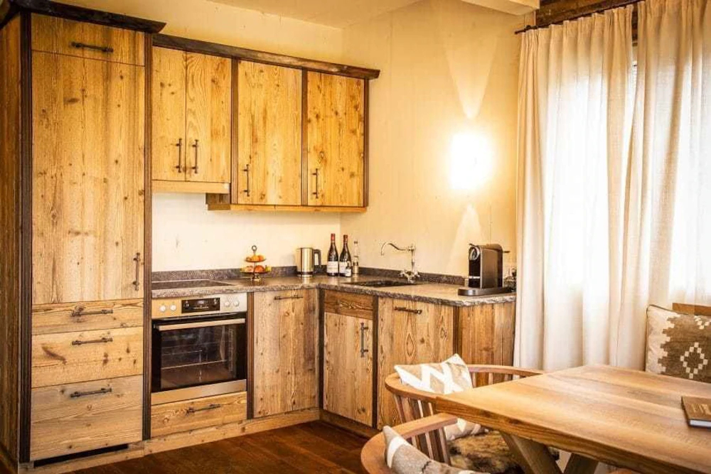 Golden Hill Country Chalets & Suites
