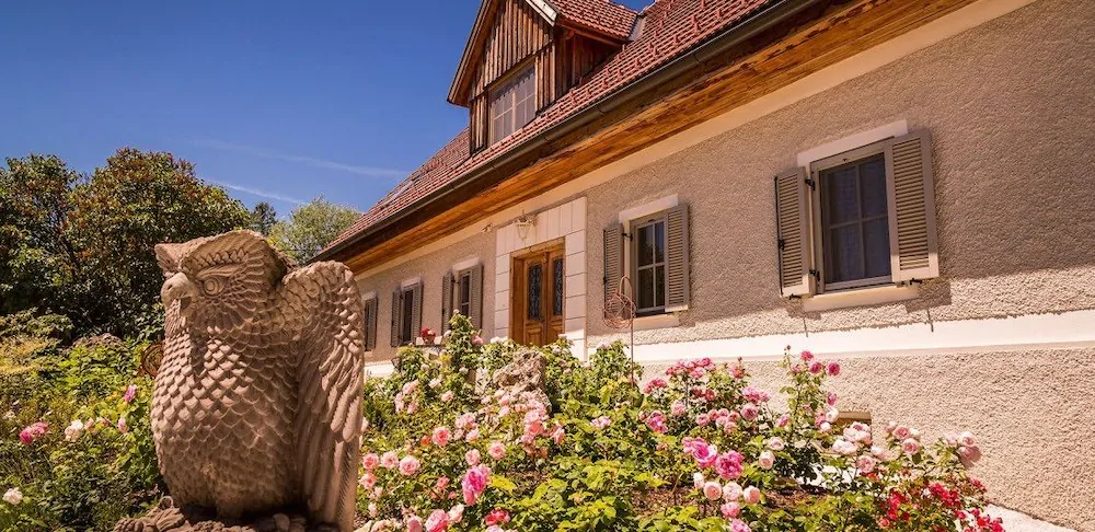 Golden Hill Country Chalets & Suites