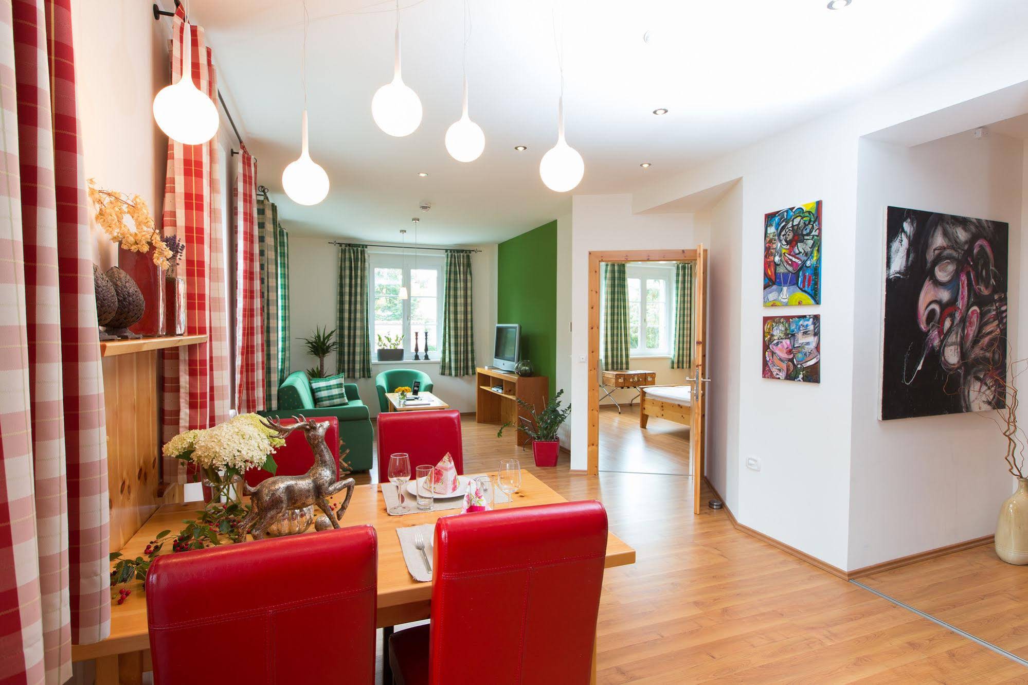 Zirbenland Appartements