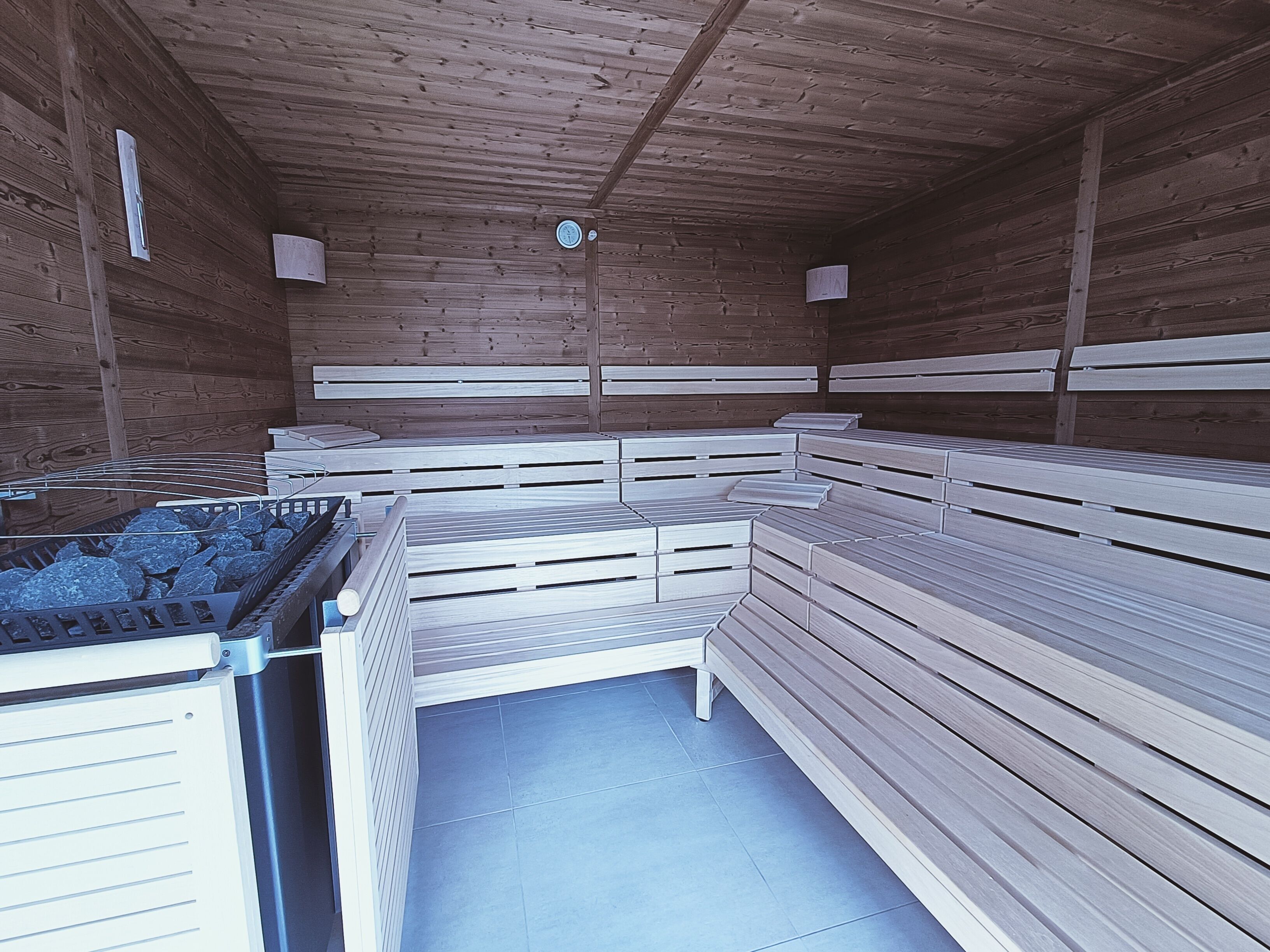 Hotel AVIVA make friends