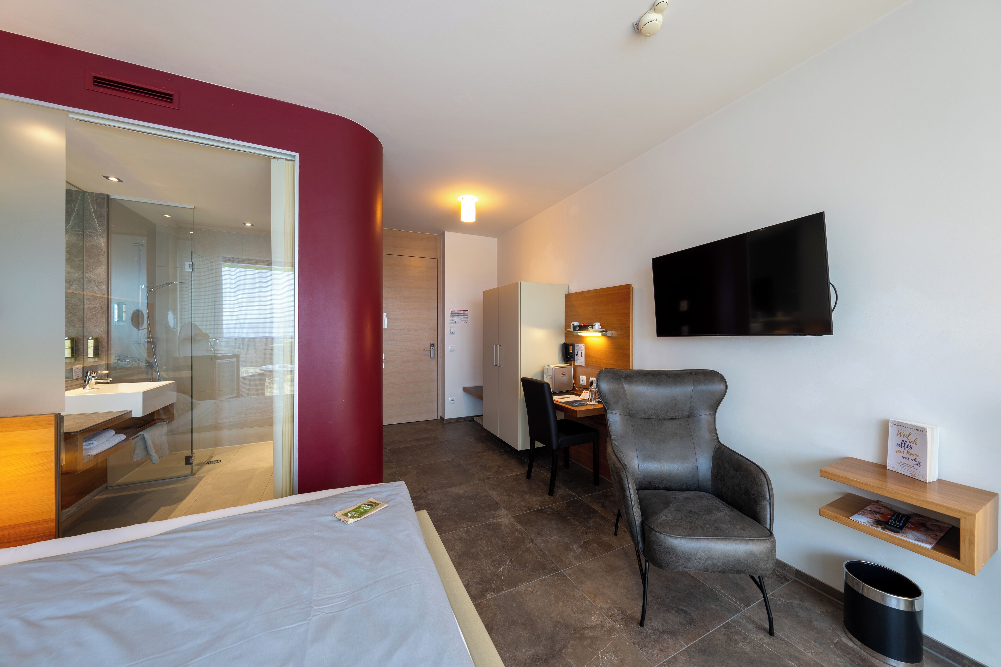 Hotel AVIVA make friends