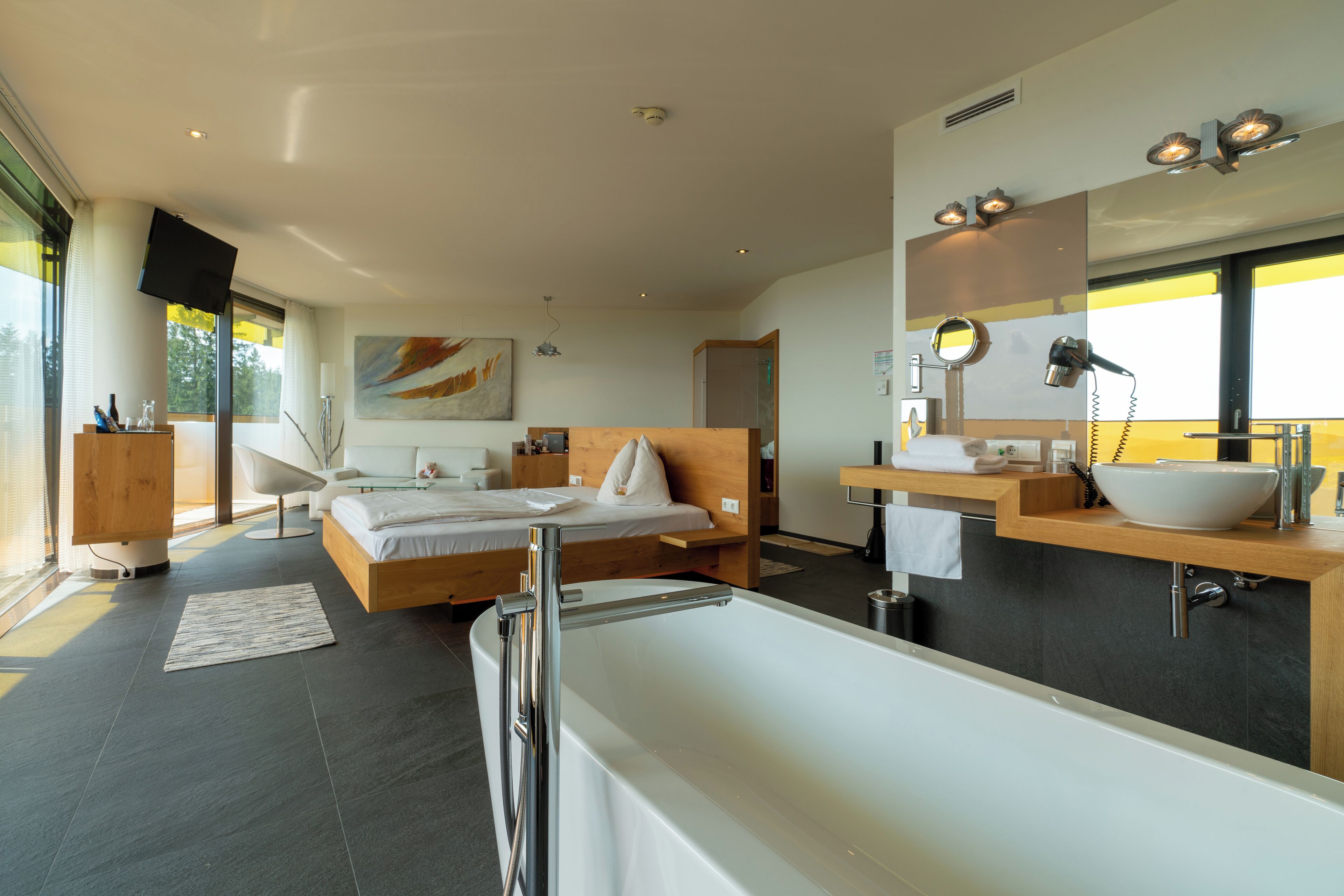 Hotel AVIVA make friends