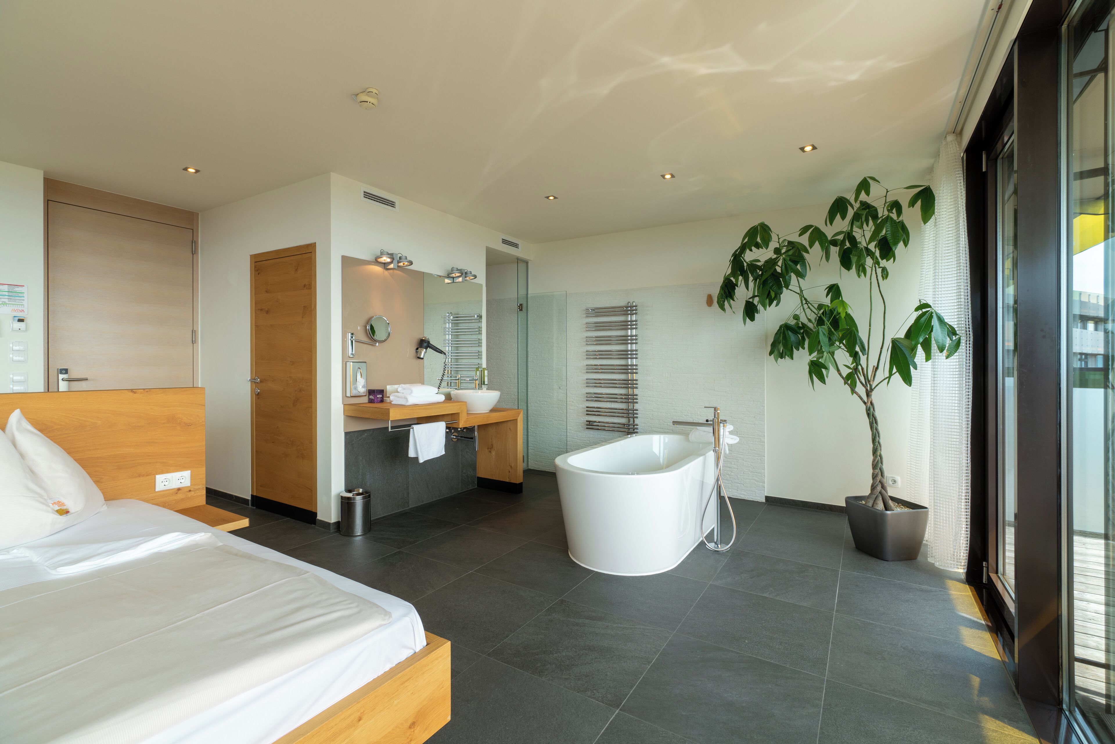 Hotel AVIVA make friends