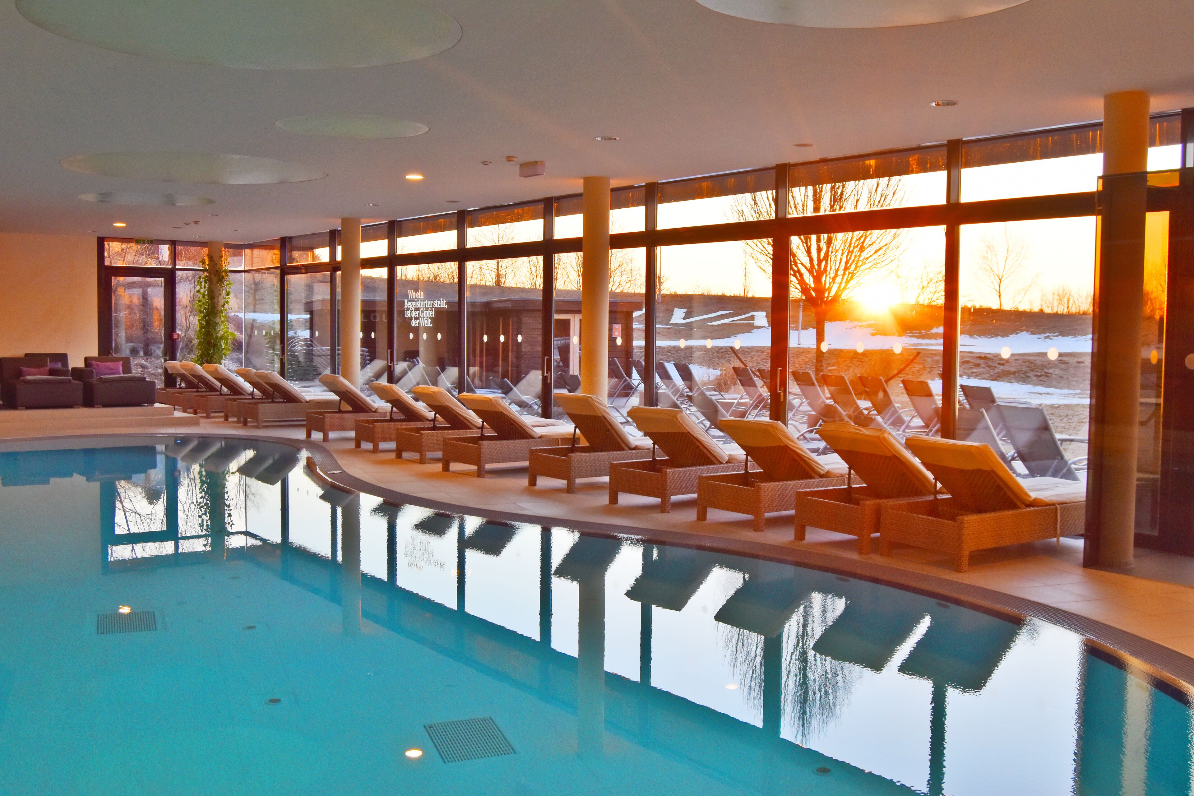 Hotel AVIVA make friends