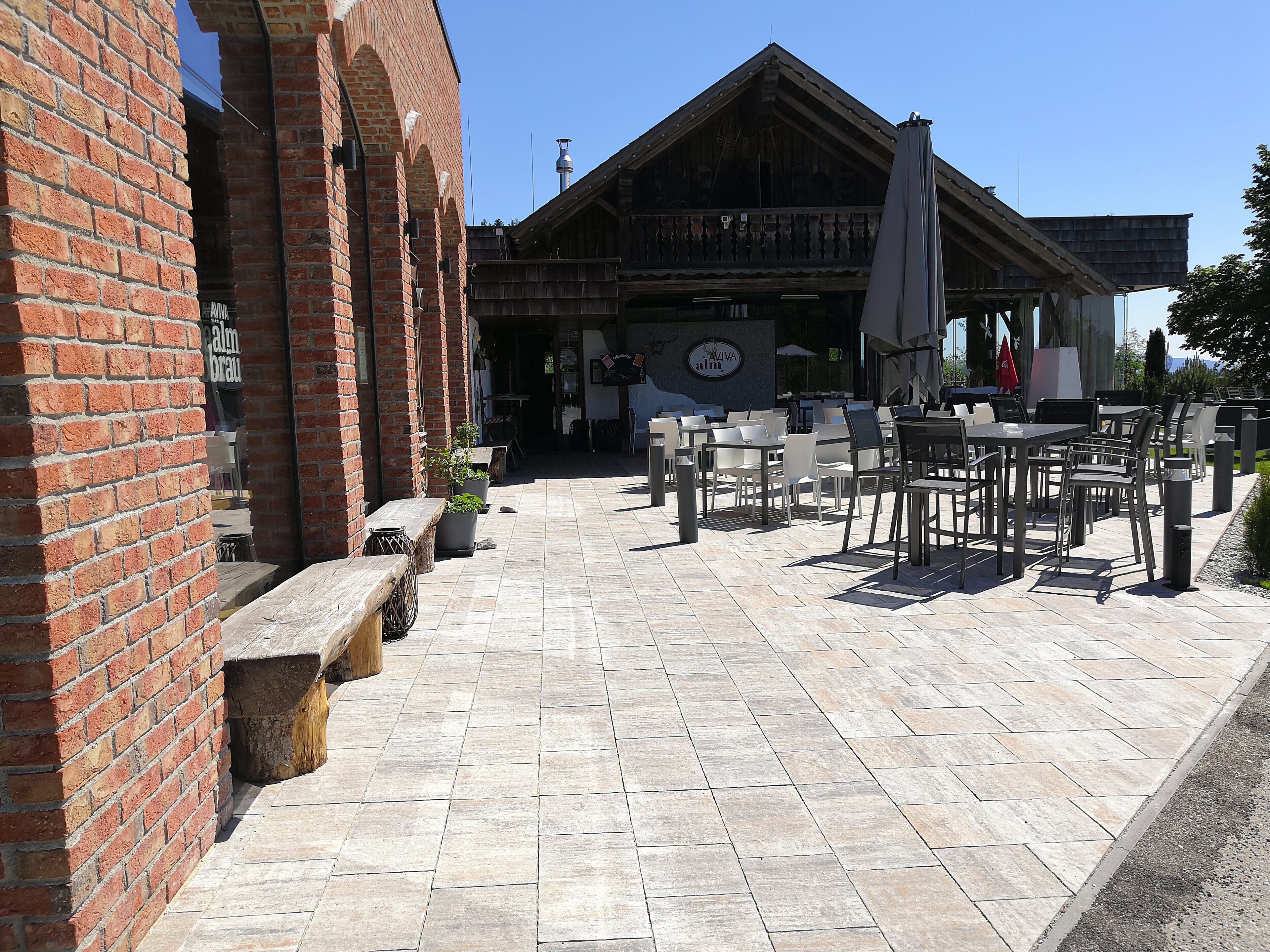 Hotel AVIVA make friends