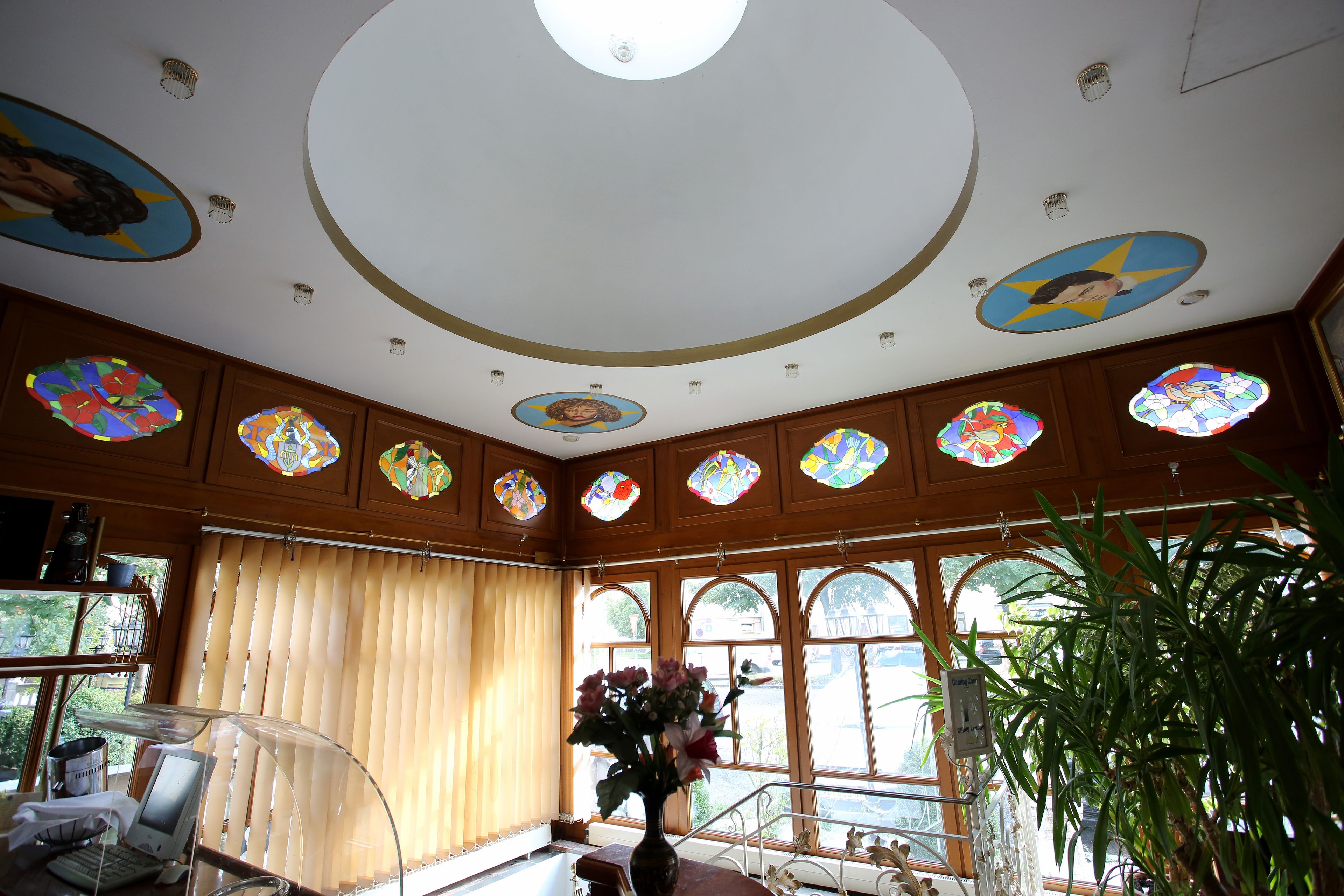 Hoeckner Plaza Hotel