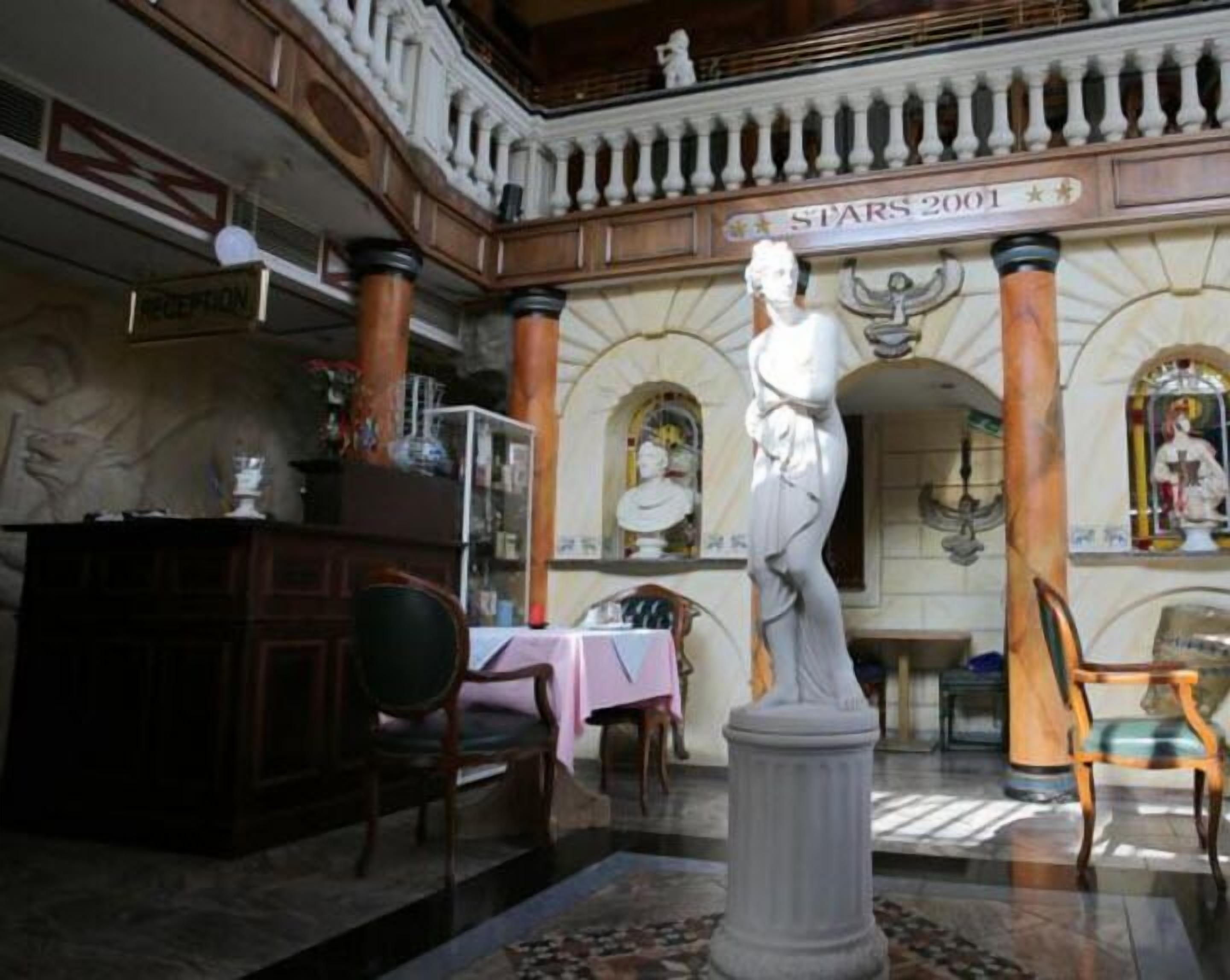 Hoeckner Plaza Hotel