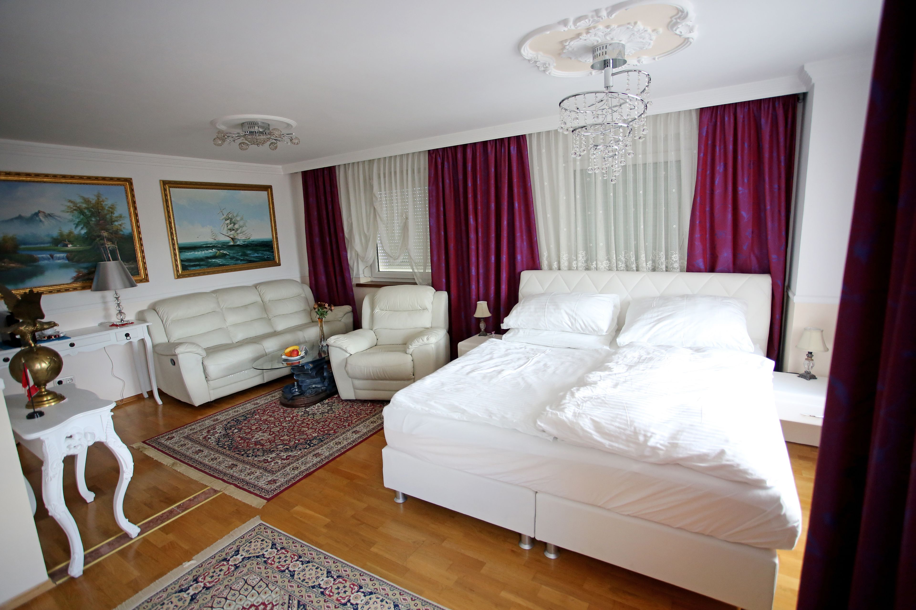 Hoeckner Plaza Hotel