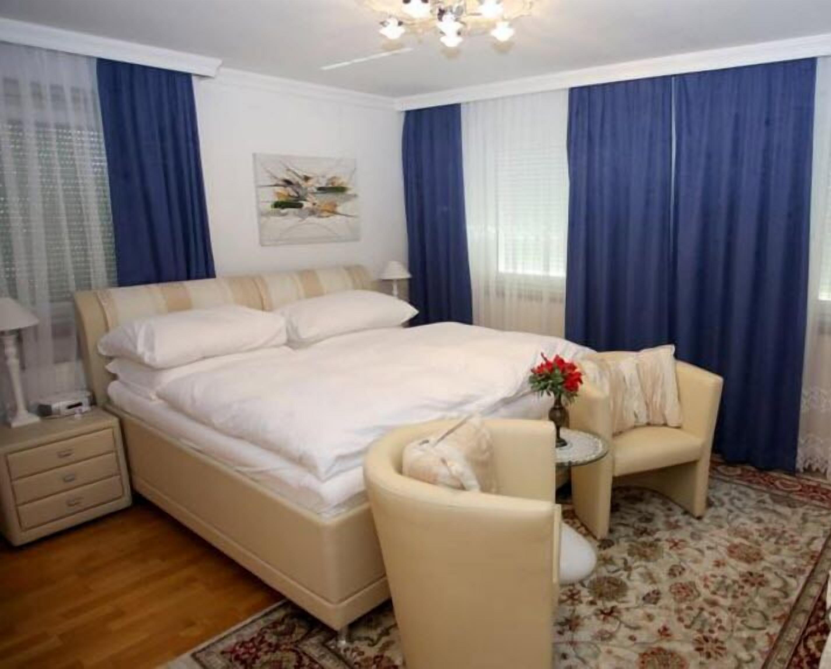 Hoeckner Plaza Hotel