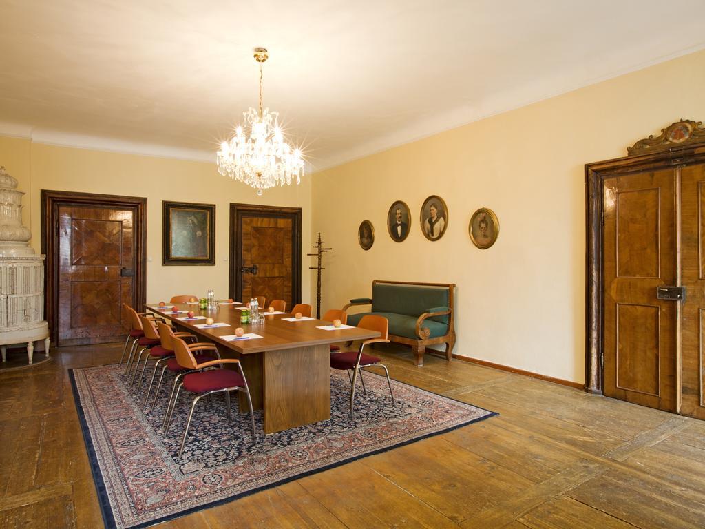 Schloss Mondsee