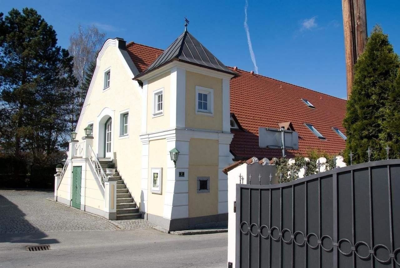 Biedermeier Hof