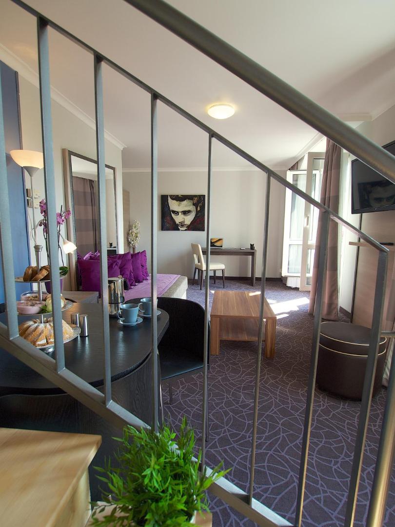 24hours Apartment Hotel