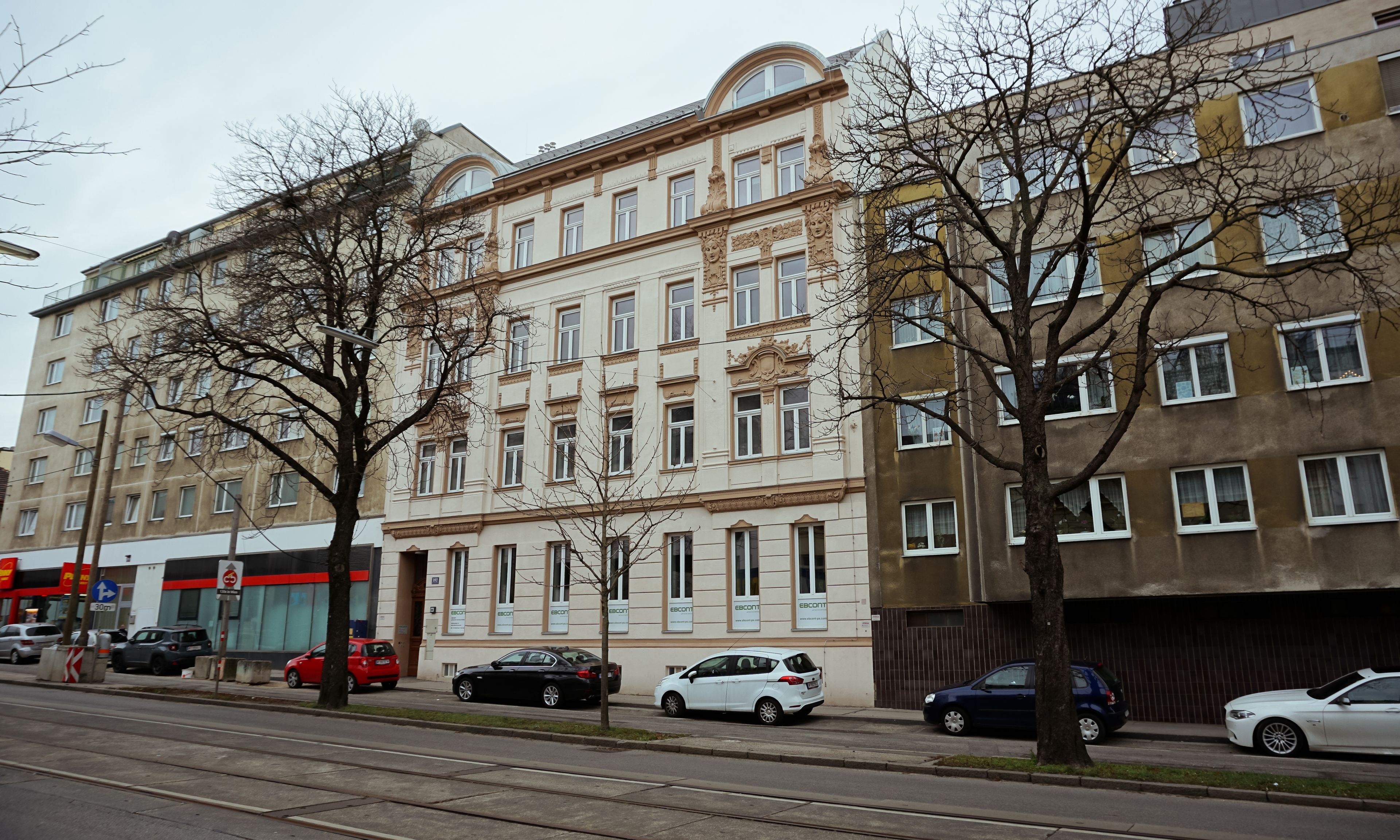 4 Beds & More Apartments