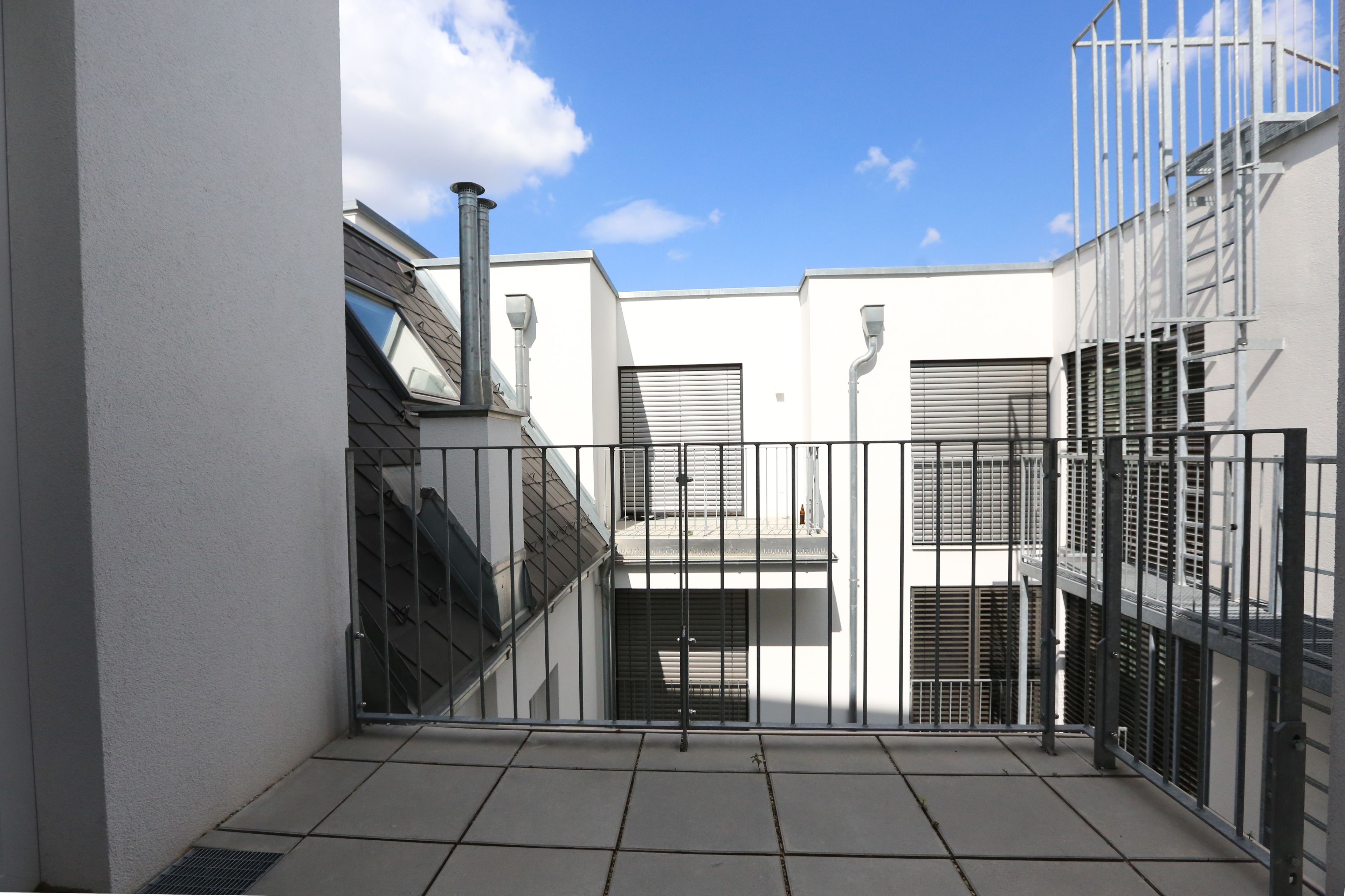 4 Beds & More Apartments