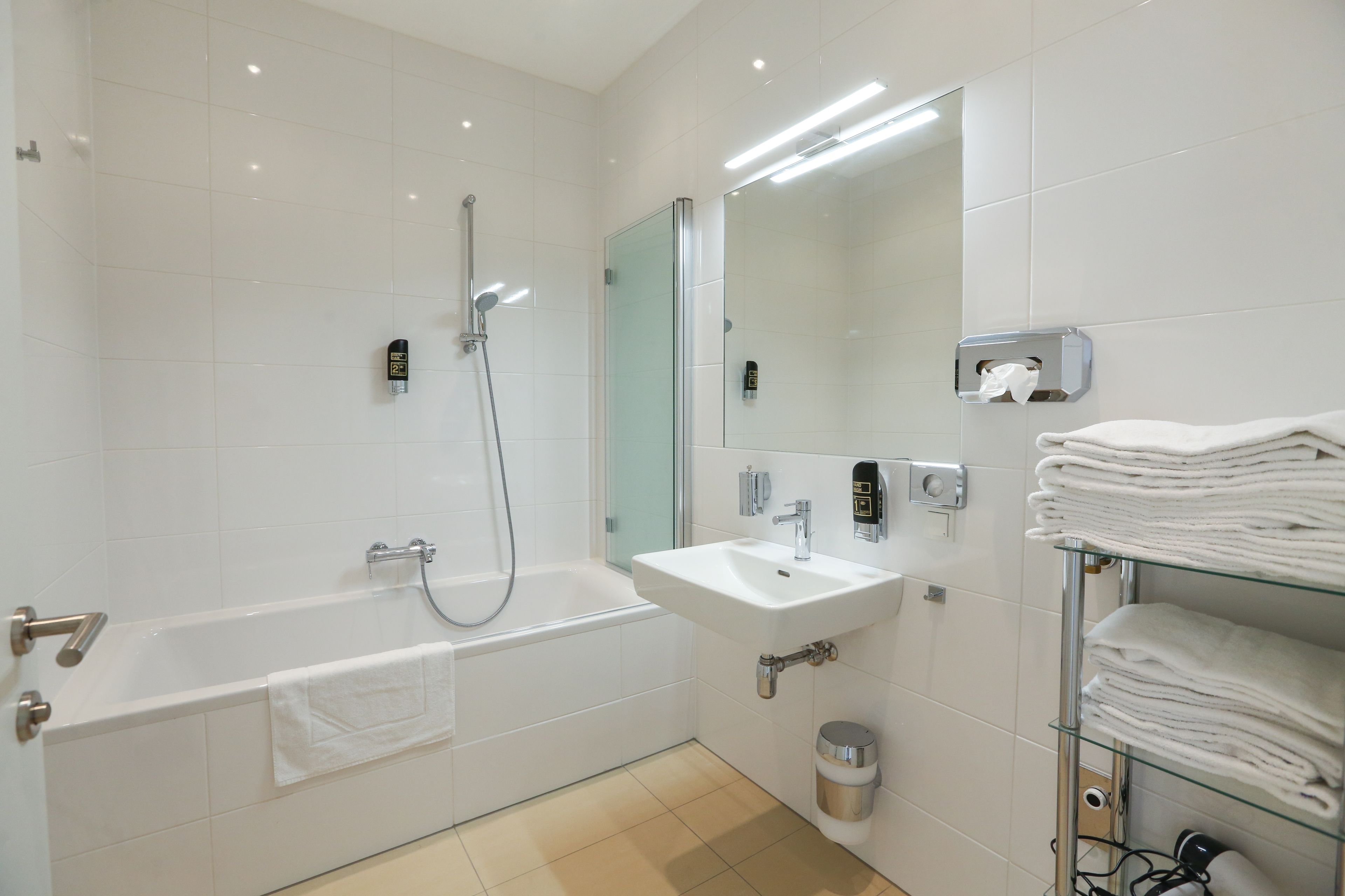 4 Beds & More Apartments